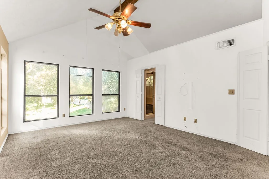 Single Family Residence For Sale in Dallas County , 2535 Lake Bend Terrace, Carrollton, Texas 75006, 2 Bedroom, 2 Bathroom, 2 Garage spaces, 1,764 Sqft, built in 1983, mls#21407696, Real Estate Agent in Carrollton, Homes For Sale in Dallas county, Homes For Sale in Carrollton, Realtor in Carrollton Texas, Real Estate Brokerage Independent Realty Texas, Luminita Cordes Realtor