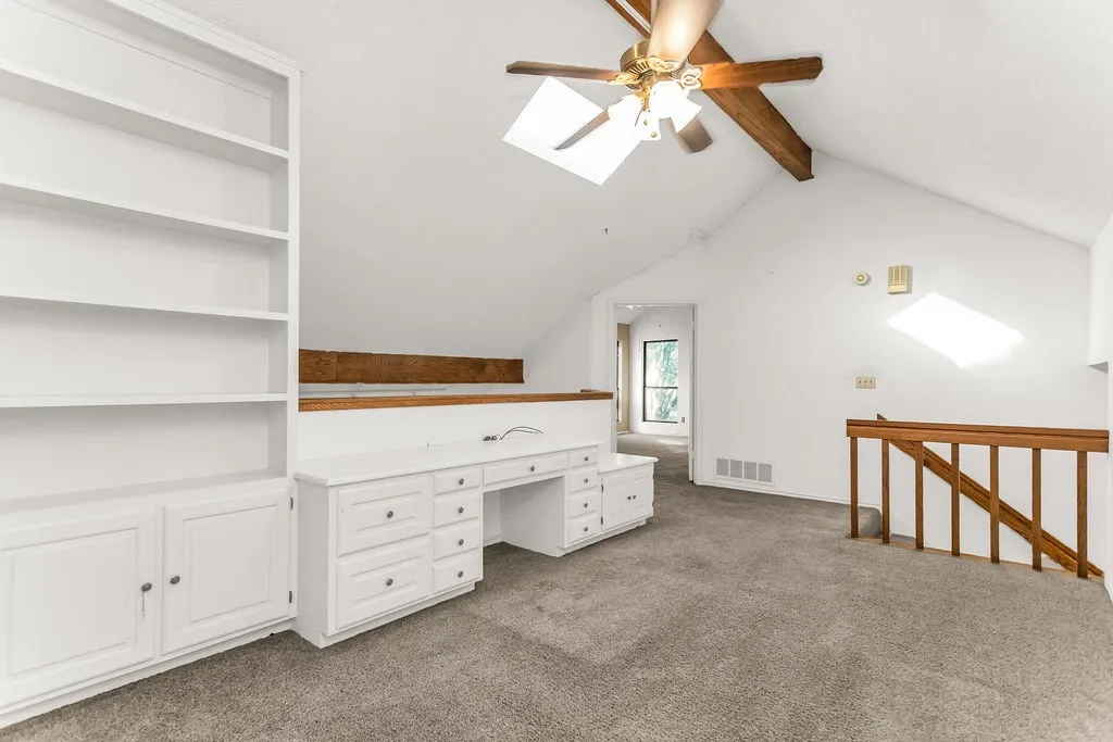 Single Family Residence For Sale in Dallas County , 2535 Lake Bend Terrace, Carrollton, Texas 75006, 2 Bedroom, 2 Bathroom, 2 Garage spaces, 1,764 Sqft, built in 1983, mls#21407696, Real Estate Agent in Carrollton, Homes For Sale in Dallas county, Homes For Sale in Carrollton, Realtor in Carrollton Texas, Real Estate Brokerage Independent Realty Texas, Luminita Cordes Realtor