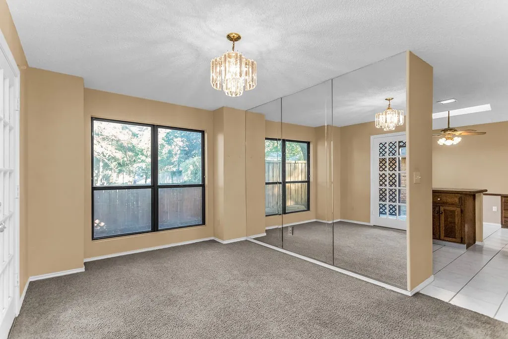 Single Family Residence For Sale in Dallas County , 2535 Lake Bend Terrace, Carrollton, Texas 75006, 2 Bedroom, 2 Bathroom, 2 Garage spaces, 1,764 Sqft, built in 1983, mls#21407696, Real Estate Agent in Carrollton, Homes For Sale in Dallas county, Homes For Sale in Carrollton, Realtor in Carrollton Texas, Real Estate Brokerage Independent Realty Texas, Luminita Cordes Realtor