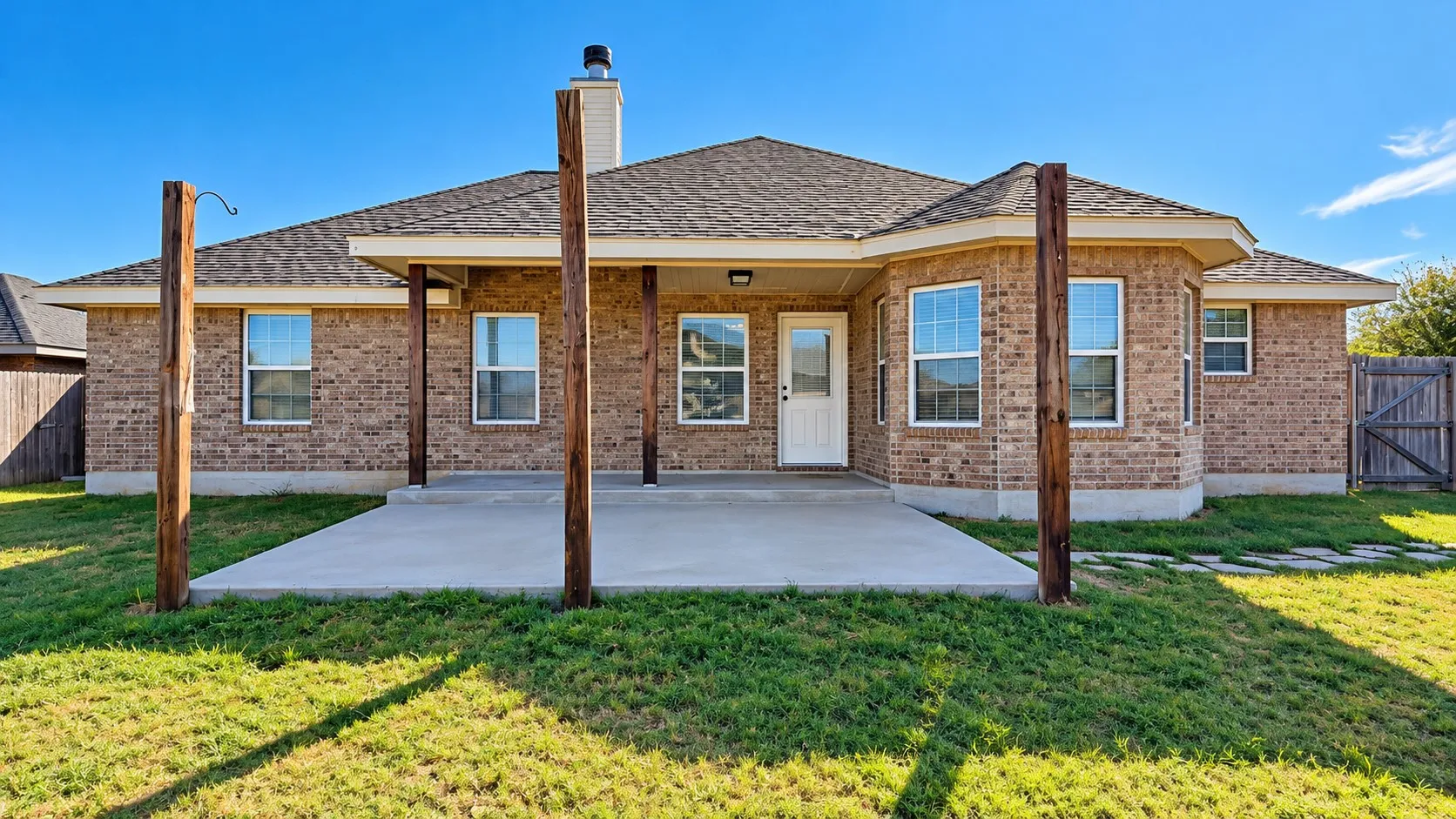 Single Family Residence For Rent in Taylor County , 4818 Yellowstone Trail, Abilene, Texas 79602, 3 Bedroom, 2 Bathroom, 2 Garage spaces, 1,701 Sqft, built in 2010, mls#21408024, Real Estate Agent in Abilene, Homes For Rent in Taylor county, Homes For Rent in Abilene, Realtor in Abilene Texas, Real Estate Brokerage Independent Realty Texas, Luminita Cordes Realtor