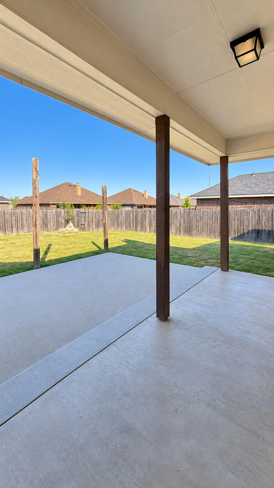 Single Family Residence For Rent in Taylor County , 4818 Yellowstone Trail, Abilene, Texas 79602, 3 Bedroom, 2 Bathroom, 2 Garage spaces, 1,701 Sqft, built in 2010, mls#21408024, Real Estate Agent in Abilene, Homes For Rent in Taylor county, Homes For Rent in Abilene, Realtor in Abilene Texas, Real Estate Brokerage Independent Realty Texas, Luminita Cordes Realtor
