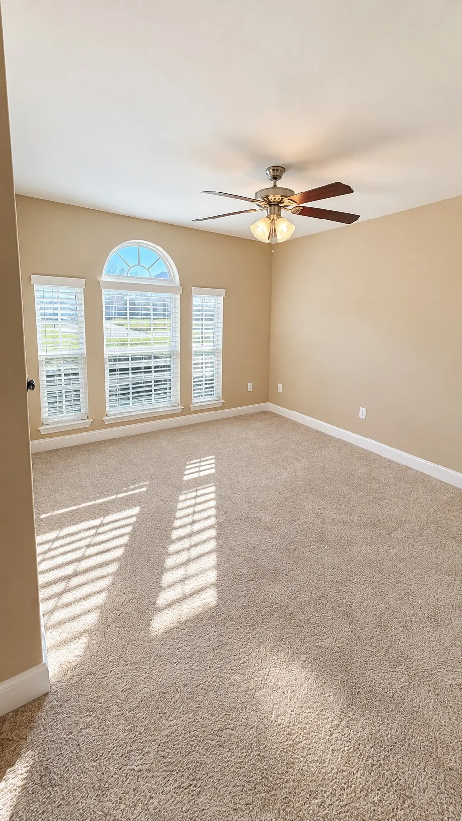 Single Family Residence For Rent in Taylor County , 4818 Yellowstone Trail, Abilene, Texas 79602, 3 Bedroom, 2 Bathroom, 2 Garage spaces, 1,701 Sqft, built in 2010, mls#21408024, Real Estate Agent in Abilene, Homes For Rent in Taylor county, Homes For Rent in Abilene, Realtor in Abilene Texas, Real Estate Brokerage Independent Realty Texas, Luminita Cordes Realtor