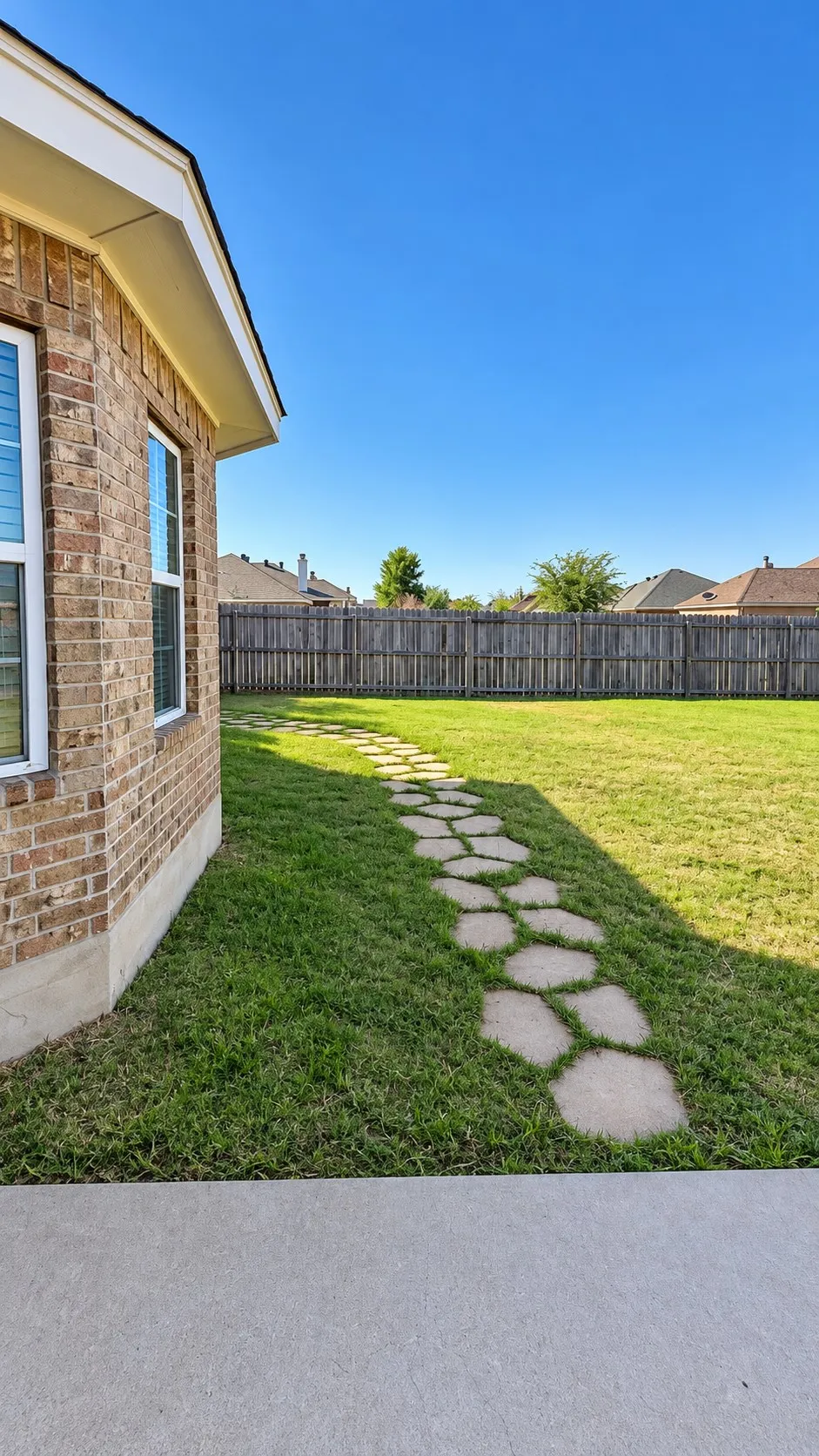 Single Family Residence For Rent in Taylor County , 4818 Yellowstone Trail, Abilene, Texas 79602, 3 Bedroom, 2 Bathroom, 2 Garage spaces, 1,701 Sqft, built in 2010, mls#21408024, Real Estate Agent in Abilene, Homes For Rent in Taylor county, Homes For Rent in Abilene, Realtor in Abilene Texas, Real Estate Brokerage Independent Realty Texas, Luminita Cordes Realtor