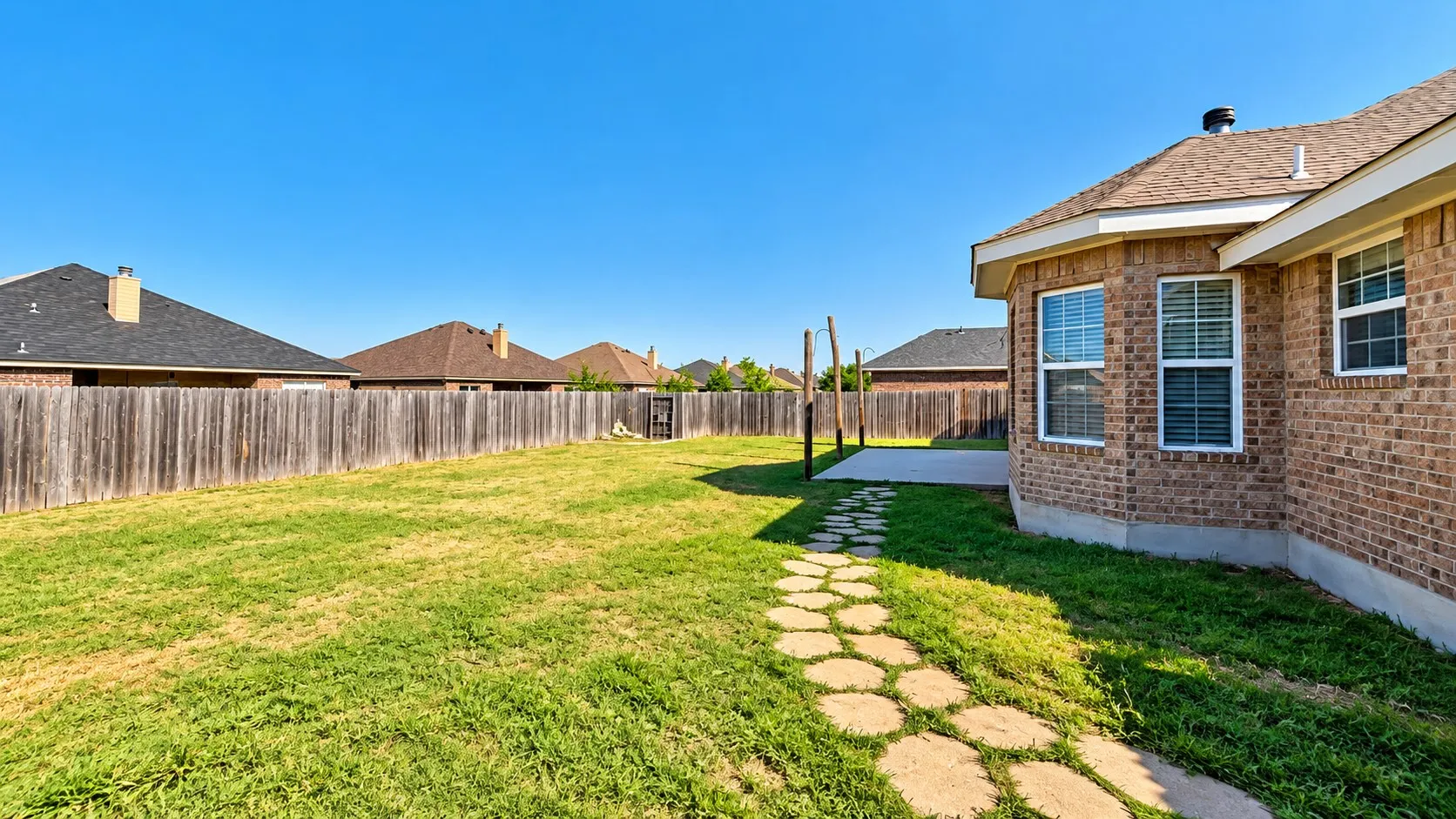 Single Family Residence For Rent in Taylor County , 4818 Yellowstone Trail, Abilene, Texas 79602, 3 Bedroom, 2 Bathroom, 2 Garage spaces, 1,701 Sqft, built in 2010, mls#21408024, Real Estate Agent in Abilene, Homes For Rent in Taylor county, Homes For Rent in Abilene, Realtor in Abilene Texas, Real Estate Brokerage Independent Realty Texas, Luminita Cordes Realtor