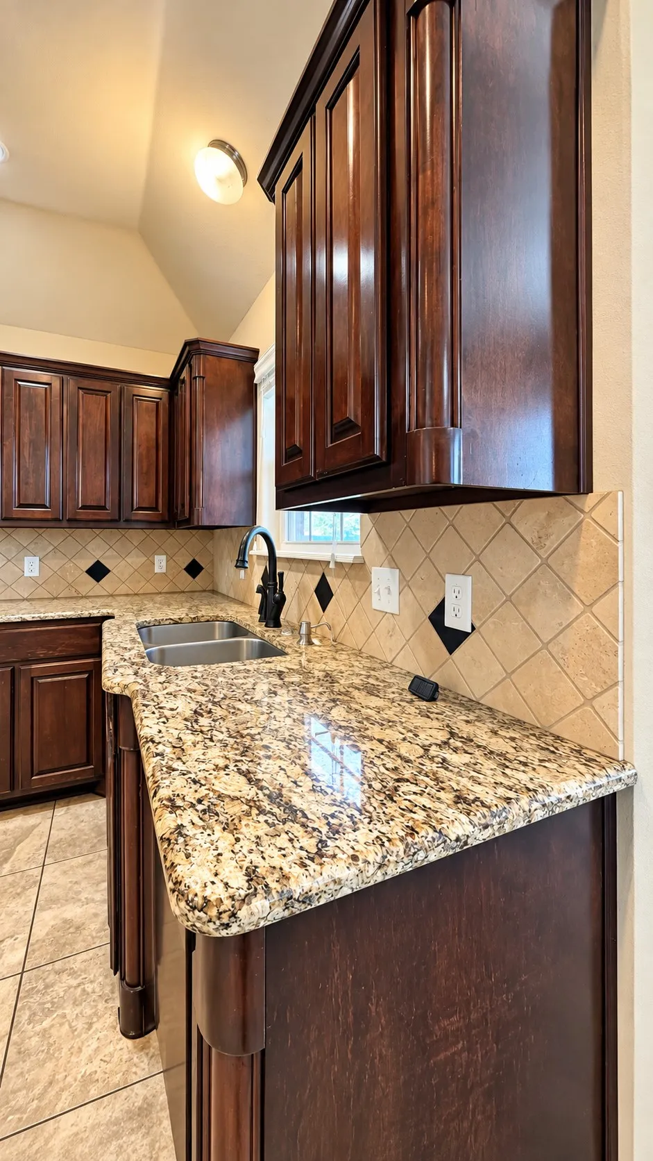 Single Family Residence For Rent in Taylor County , 4818 Yellowstone Trail, Abilene, Texas 79602, 3 Bedroom, 2 Bathroom, 2 Garage spaces, 1,701 Sqft, built in 2010, mls#21408024, Real Estate Agent in Abilene, Homes For Rent in Taylor county, Homes For Rent in Abilene, Realtor in Abilene Texas, Real Estate Brokerage Independent Realty Texas, Luminita Cordes Realtor