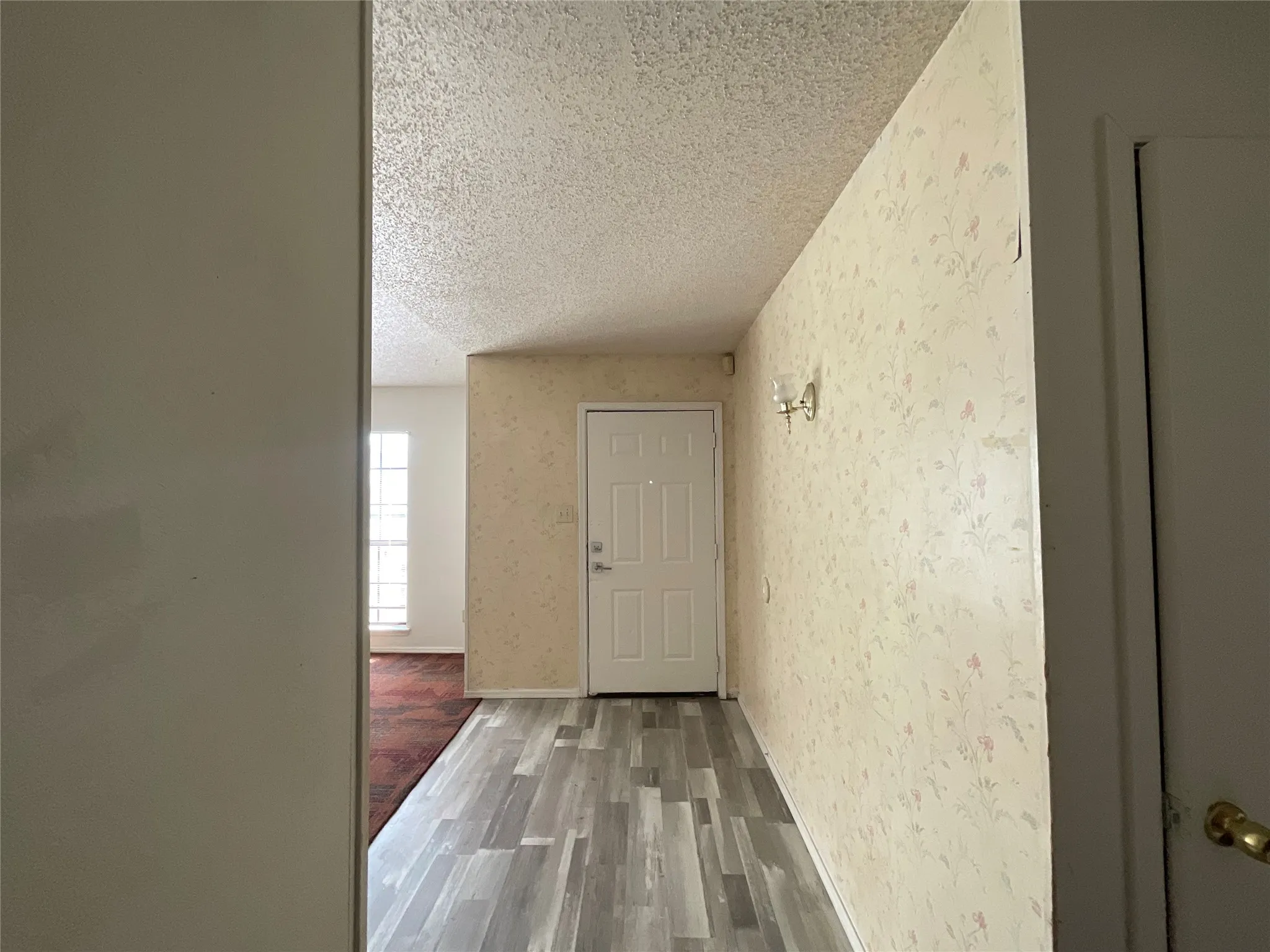 Single Family Residence For Rent in Dallas County , 7017 Christina Lane, Garland, Texas 75043, 4 Bedroom, 2 Bathroom, 2 Garage spaces, 2,033 Sqft, built in 1986, mls#21408031, Real Estate Agent in Garland, Homes For Rent in Dallas county, Homes For Rent in Garland, Realtor in Garland Texas, Real Estate Brokerage Independent Realty Texas, Luminita Cordes Realtor