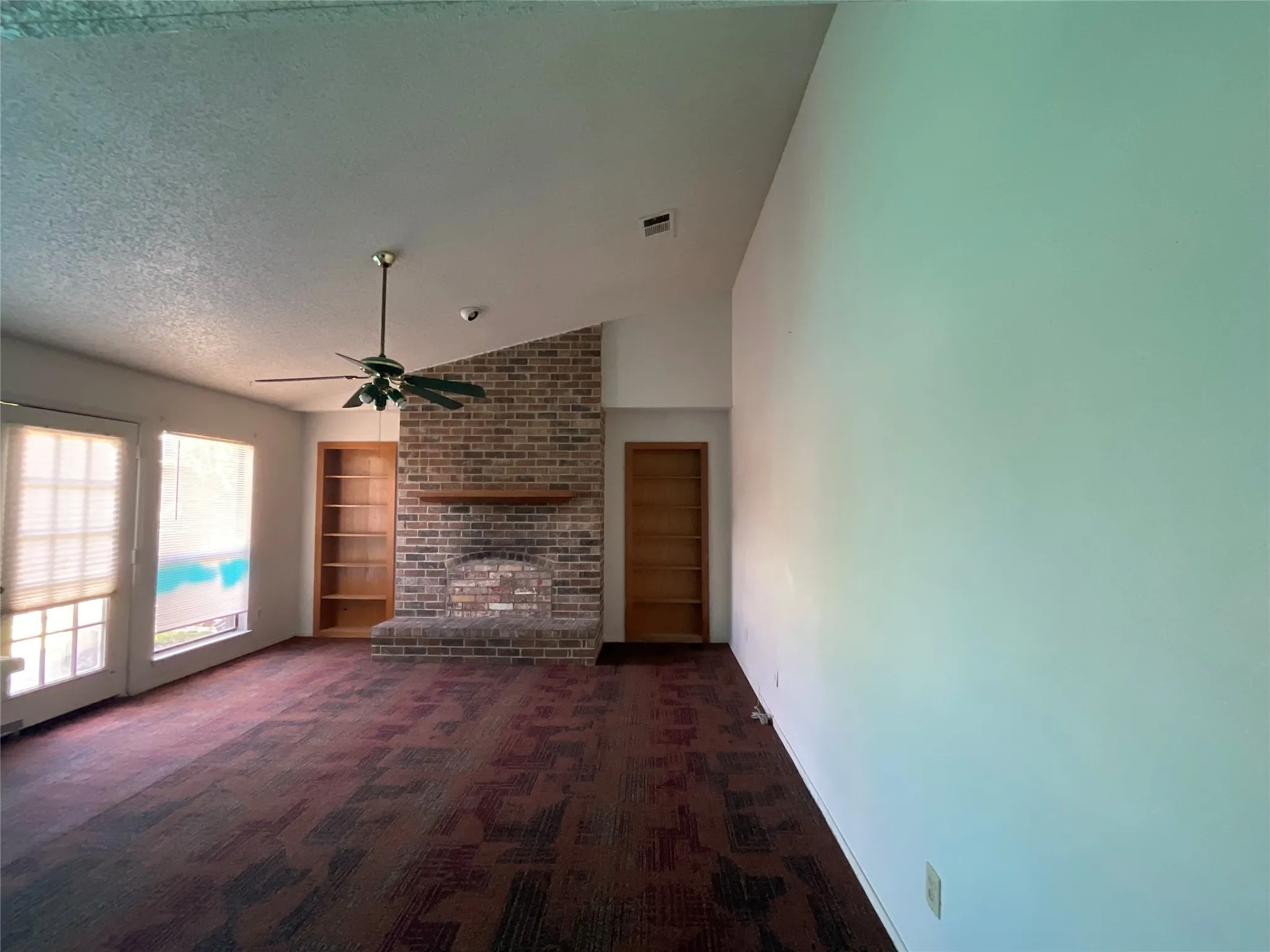 Single Family Residence For Rent in Dallas County , 7017 Christina Lane, Garland, Texas 75043, 4 Bedroom, 2 Bathroom, 2 Garage spaces, 2,033 Sqft, built in 1986, mls#21408031, Real Estate Agent in Garland, Homes For Rent in Dallas county, Homes For Rent in Garland, Realtor in Garland Texas, Real Estate Brokerage Independent Realty Texas, Luminita Cordes Realtor