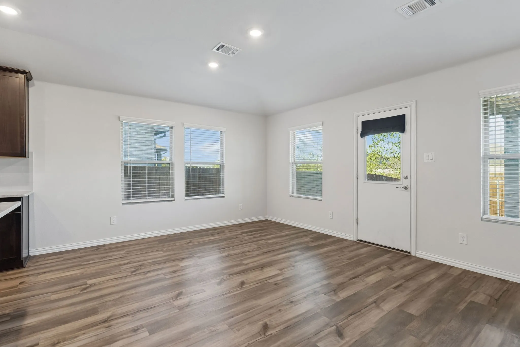 Single Family Residence For Sale in Tarrant County , 10525 Takala Drive, Fort Worth, Texas 76179, 4 Bedroom, 3 Bathroom, 2 Garage spaces, 2,092 Sqft, built in 2021, mls#21394117, Real Estate Agent in Fort Worth, Homes For Sale in Tarrant county, Homes For Sale in Fort Worth, Realtor in Fort Worth Texas, Real Estate Brokerage Independent Realty Texas, Luminita Cordes Realtor