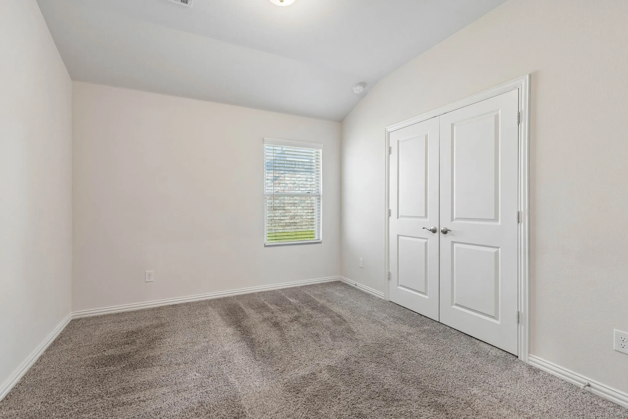 Single Family Residence For Sale in Tarrant County , 10525 Takala Drive, Fort Worth, Texas 76179, 4 Bedroom, 3 Bathroom, 2 Garage spaces, 2,092 Sqft, built in 2021, mls#21394117, Real Estate Agent in Fort Worth, Homes For Sale in Tarrant county, Homes For Sale in Fort Worth, Realtor in Fort Worth Texas, Real Estate Brokerage Independent Realty Texas, Luminita Cordes Realtor