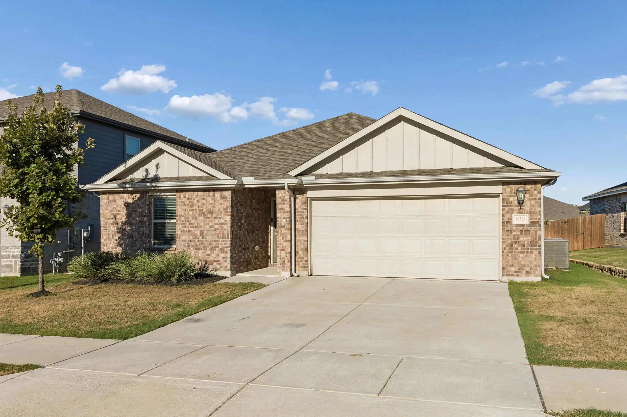 Single Family Residence For Sale in Tarrant County , 10525 Takala Drive, Fort Worth, Texas 76179, 4 Bedroom, 3 Bathroom, 2 Garage spaces, 2,092 Sqft, built in 2021, mls#21394117, Real Estate Agent in Fort Worth, Homes For Sale in Tarrant county, Homes For Sale in Fort Worth, Realtor in Fort Worth Texas, Real Estate Brokerage Independent Realty Texas, Luminita Cordes Realtor