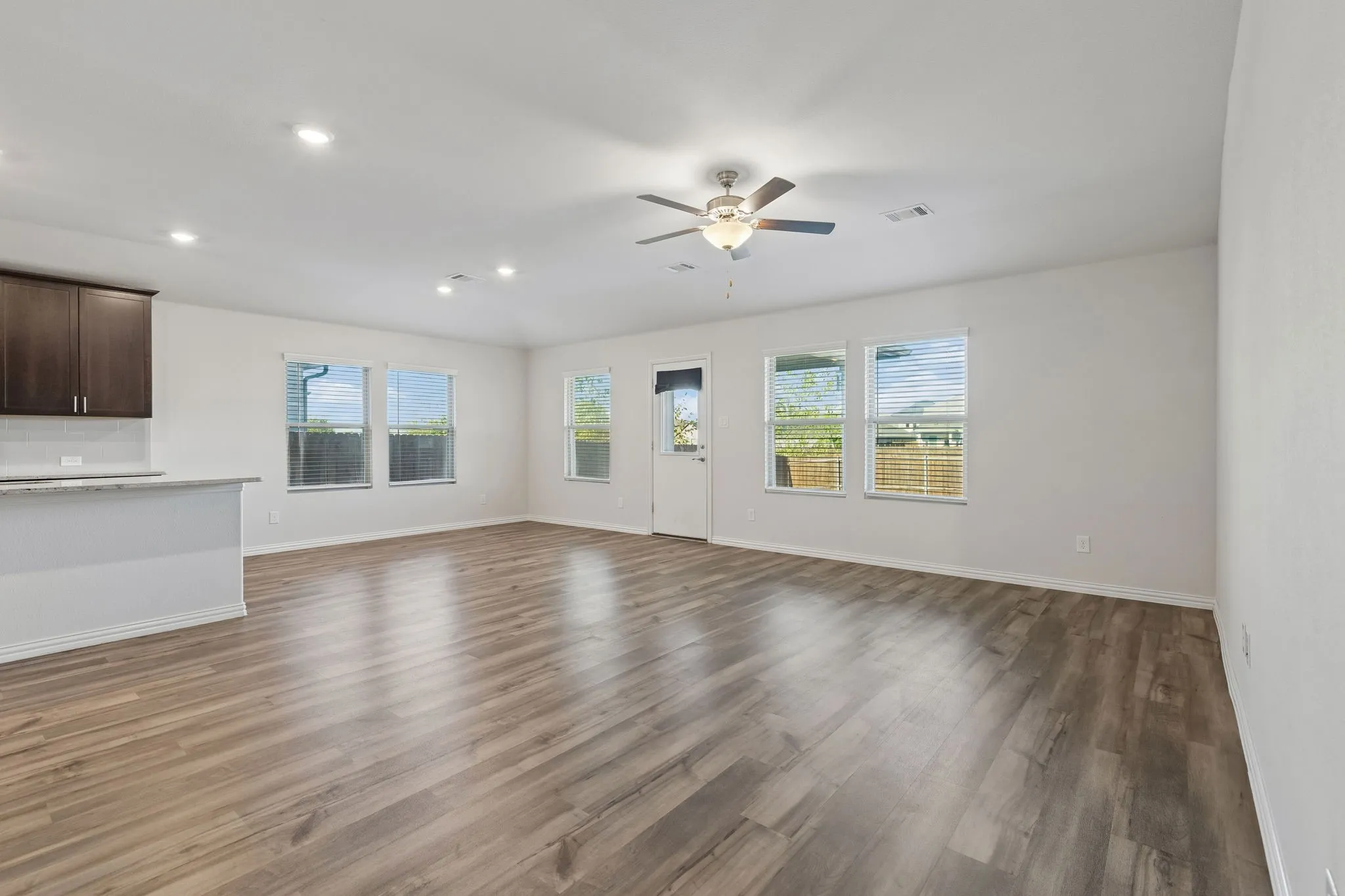 Single Family Residence For Sale in Tarrant County , 10525 Takala Drive, Fort Worth, Texas 76179, 4 Bedroom, 3 Bathroom, 2 Garage spaces, 2,092 Sqft, built in 2021, mls#21394117, Real Estate Agent in Fort Worth, Homes For Sale in Tarrant county, Homes For Sale in Fort Worth, Realtor in Fort Worth Texas, Real Estate Brokerage Independent Realty Texas, Luminita Cordes Realtor