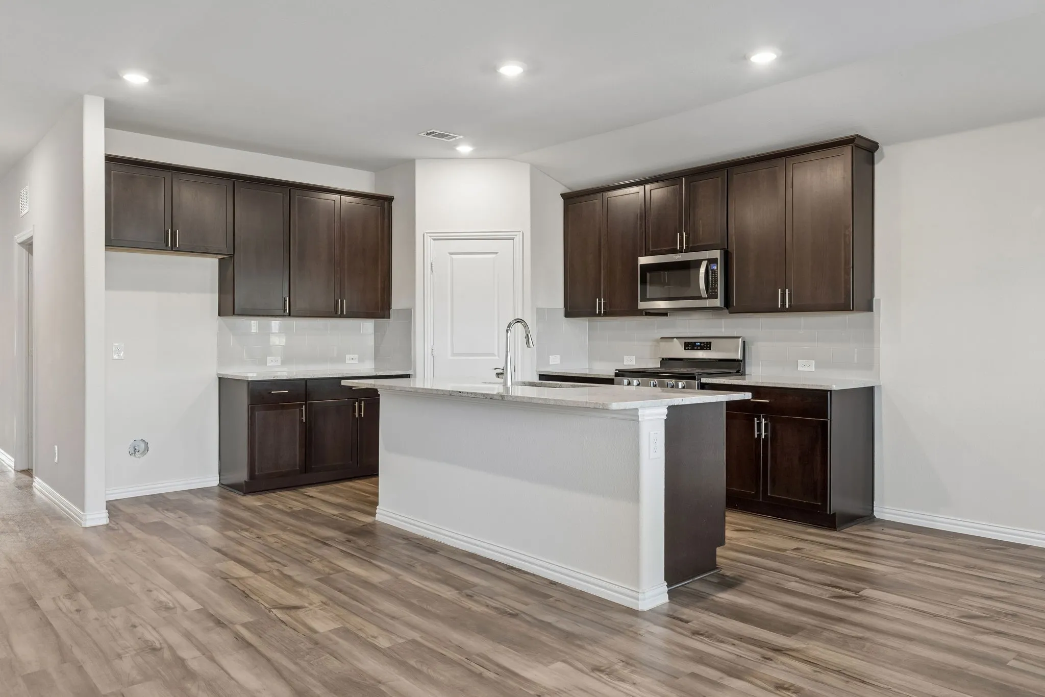 Single Family Residence For Sale in Tarrant County , 10525 Takala Drive, Fort Worth, Texas 76179, 4 Bedroom, 3 Bathroom, 2 Garage spaces, 2,092 Sqft, built in 2021, mls#21394117, Real Estate Agent in Fort Worth, Homes For Sale in Tarrant county, Homes For Sale in Fort Worth, Realtor in Fort Worth Texas, Real Estate Brokerage Independent Realty Texas, Luminita Cordes Realtor