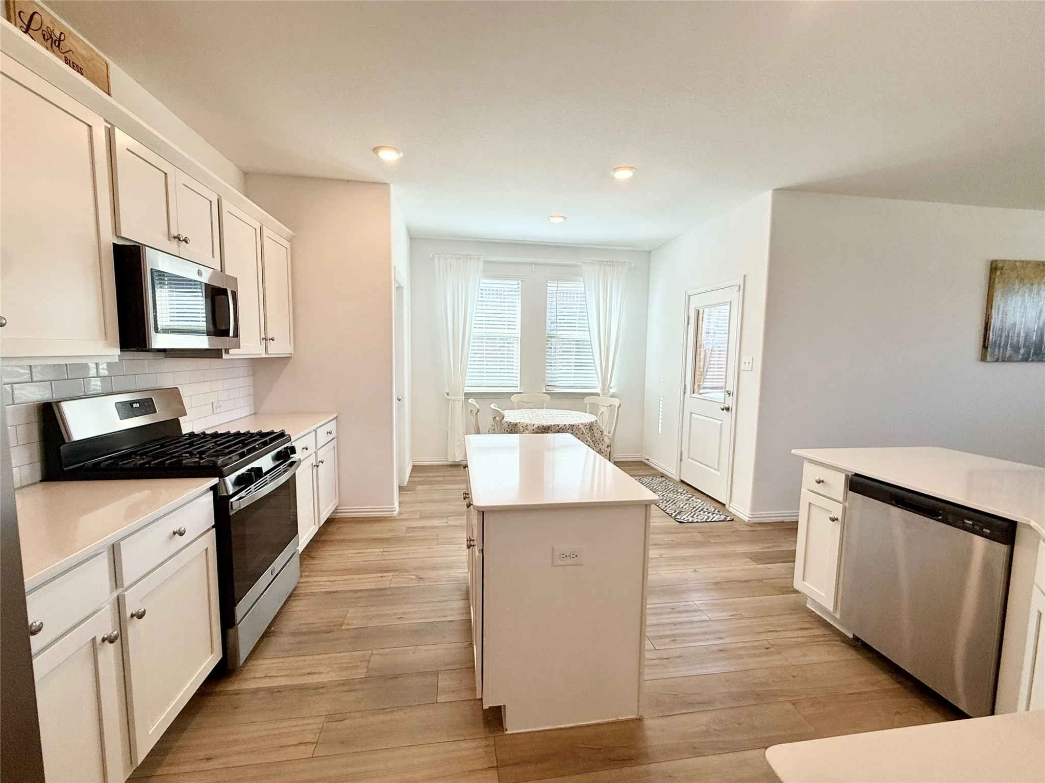 Single Family Residence For Rent in Collin County , 3308 Tulip Poplar Trail, Mc Kinney, Texas 75071, 4 Bedroom, 2 Bathroom, 2 Garage spaces, 1,960 Sqft, built in 2023, mls#21408026, Real Estate Agent in Mc Kinney, Homes For Rent in Collin county, Homes For Rent in Mc Kinney, Realtor in Mc Kinney Texas, Real Estate Brokerage Independent Realty Texas, Luminita Cordes Realtor