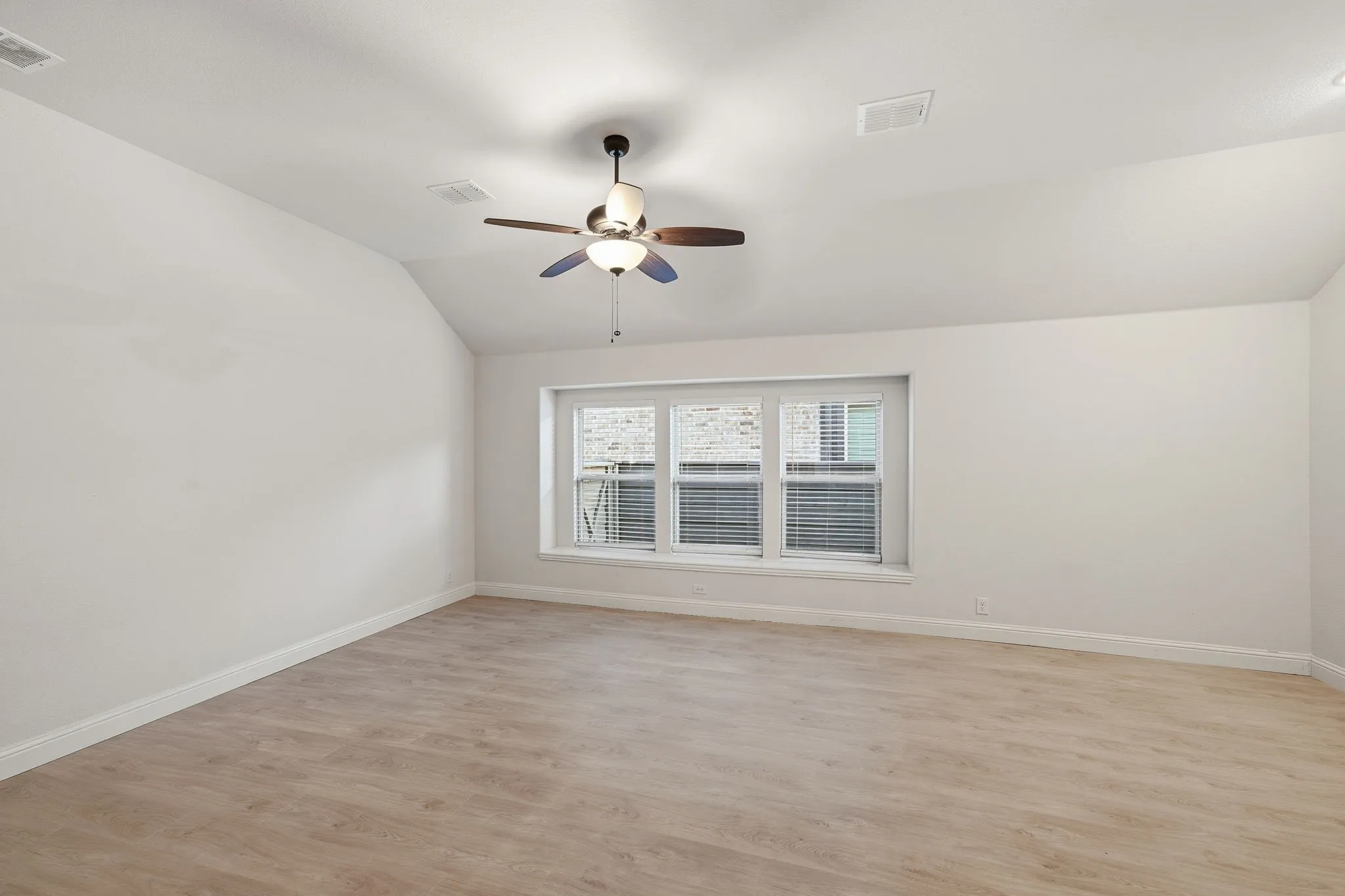Single Family Residence For Sale in Denton County , 7428 Wispy Willow Lane, Little Elm, Texas 76227, 4 Bedroom, 3 Bathroom, 2 Garage spaces, 2,454 Sqft, built in 2021, mls#21407164, Real Estate Agent in Little Elm, Homes For Sale in Denton county, Homes For Sale in Little Elm, Realtor in Little Elm Texas, Real Estate Brokerage Independent Realty Texas, Luminita Cordes Realtor