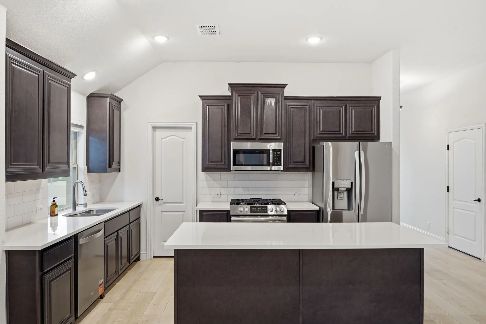 Single Family Residence For Sale in Denton County , 7428 Wispy Willow Lane, Little Elm, Texas 76227, 4 Bedroom, 3 Bathroom, 2 Garage spaces, 2,454 Sqft, built in 2021, mls#21407164, Real Estate Agent in Little Elm, Homes For Sale in Denton county, Homes For Sale in Little Elm, Realtor in Little Elm Texas, Real Estate Brokerage Independent Realty Texas, Luminita Cordes Realtor