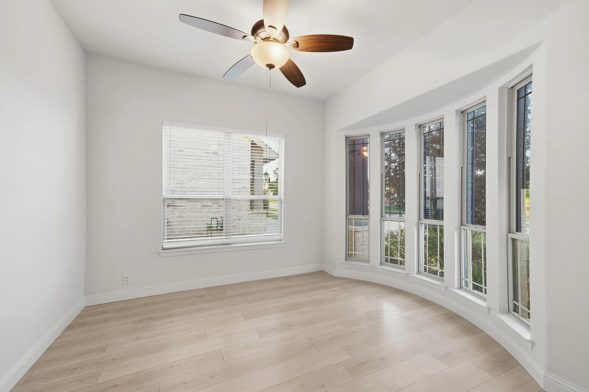 Single Family Residence For Sale in Denton County , 7428 Wispy Willow Lane, Little Elm, Texas 76227, 4 Bedroom, 3 Bathroom, 2 Garage spaces, 2,454 Sqft, built in 2021, mls#21407164, Real Estate Agent in Little Elm, Homes For Sale in Denton county, Homes For Sale in Little Elm, Realtor in Little Elm Texas, Real Estate Brokerage Independent Realty Texas, Luminita Cordes Realtor