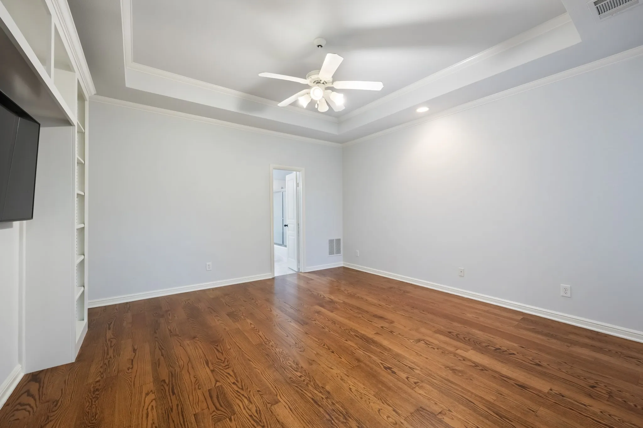 Single Family Residence For Sale in Rockwall County , 2400 Legend Drive, Heath, Texas 75032, 4 Bedroom, 4 Bathroom, 2 Garage spaces, 3,463 Sqft, built in 2000, mls#21407865, Real Estate Agent in Heath, Homes For Sale in Rockwall county, Homes For Sale in Heath, Realtor in Heath Texas, Real Estate Brokerage Independent Realty Texas, Luminita Cordes Realtor