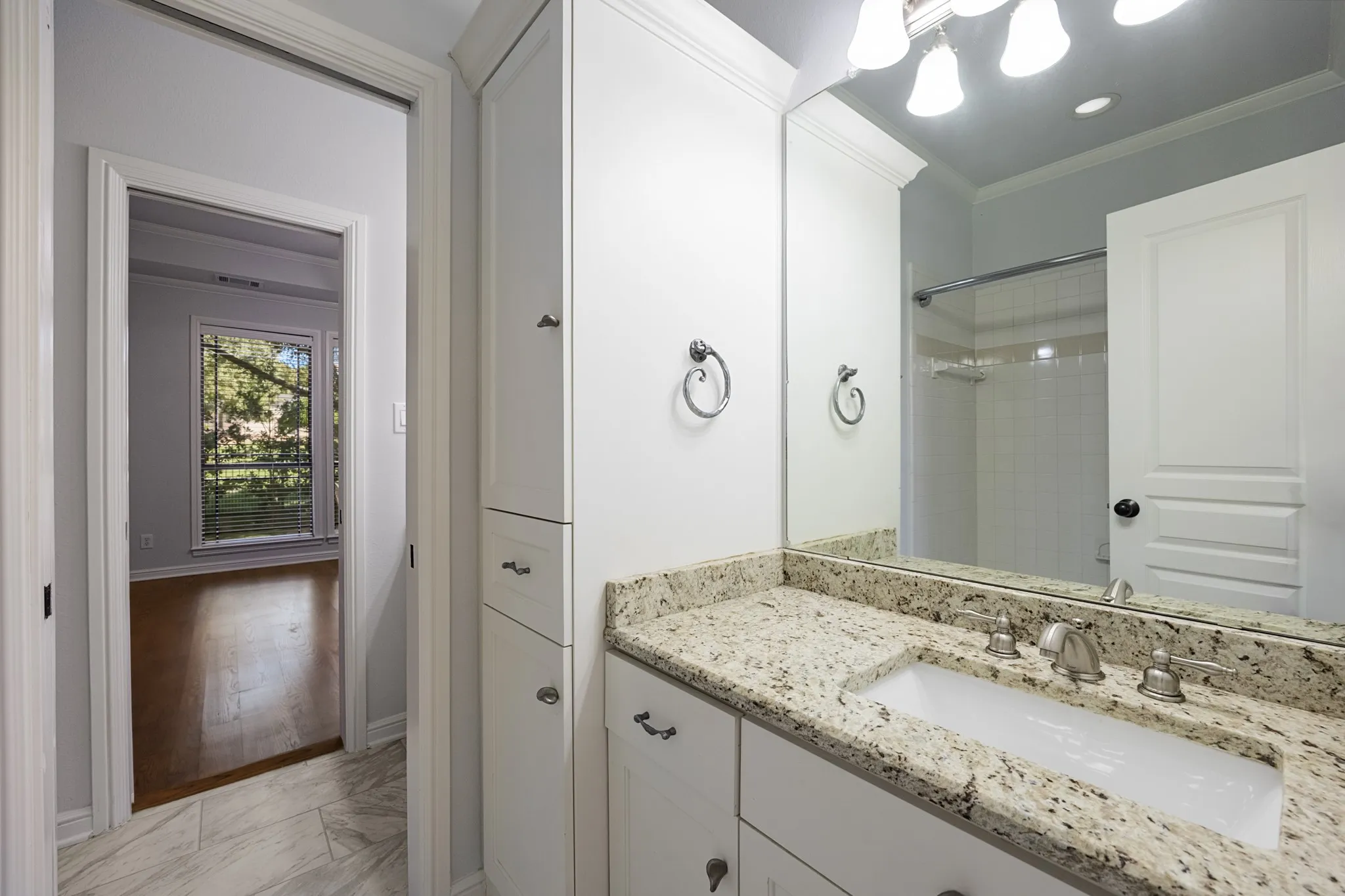 Single Family Residence For Sale in Rockwall County , 2400 Legend Drive, Heath, Texas 75032, 4 Bedroom, 4 Bathroom, 2 Garage spaces, 3,463 Sqft, built in 2000, mls#21407865, Real Estate Agent in Heath, Homes For Sale in Rockwall county, Homes For Sale in Heath, Realtor in Heath Texas, Real Estate Brokerage Independent Realty Texas, Luminita Cordes Realtor