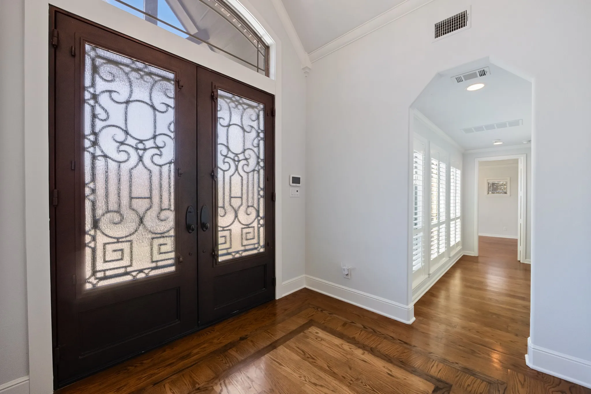 Single Family Residence For Sale in Rockwall County , 2400 Legend Drive, Heath, Texas 75032, 4 Bedroom, 4 Bathroom, 2 Garage spaces, 3,463 Sqft, built in 2000, mls#21407865, Real Estate Agent in Heath, Homes For Sale in Rockwall county, Homes For Sale in Heath, Realtor in Heath Texas, Real Estate Brokerage Independent Realty Texas, Luminita Cordes Realtor