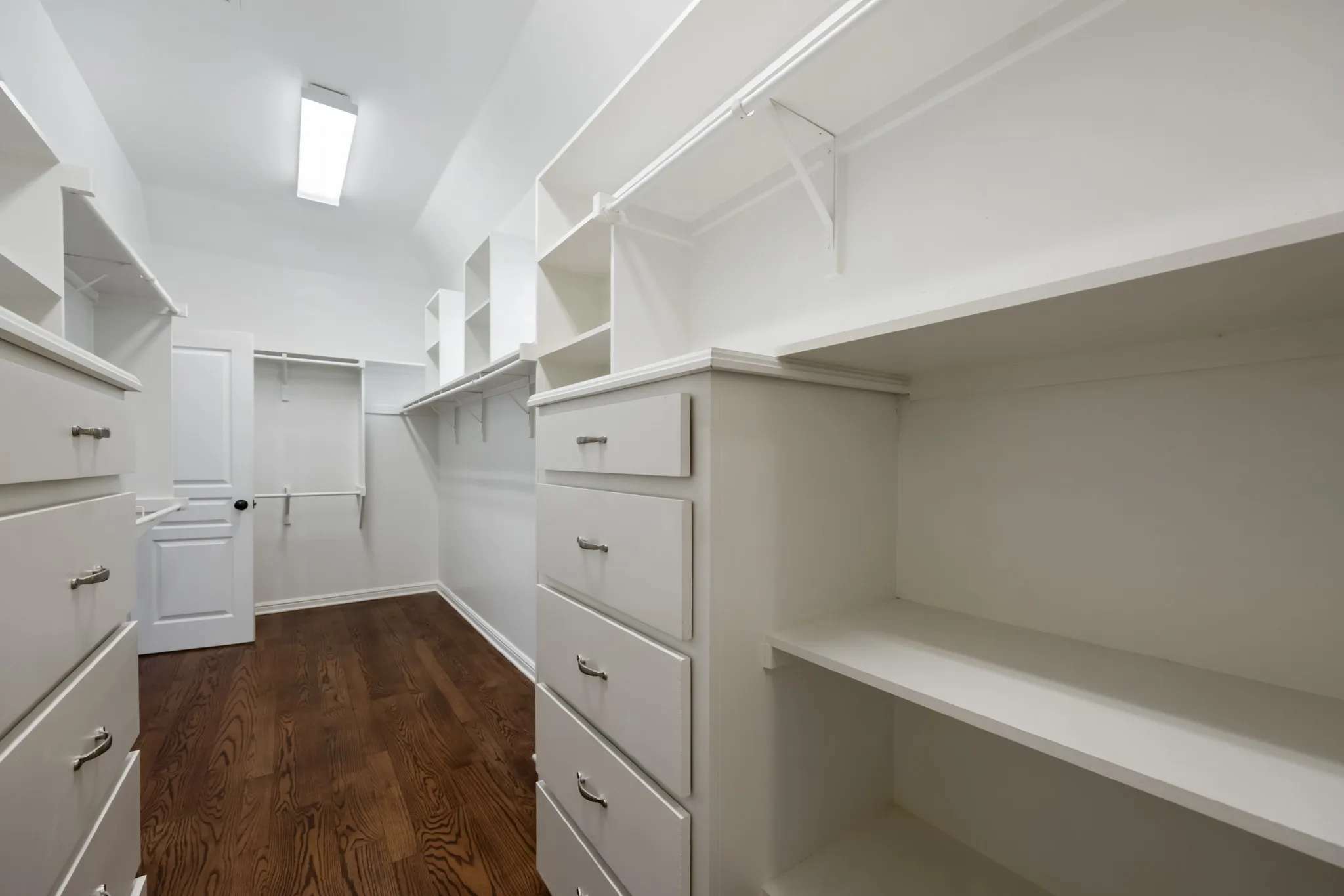 Single Family Residence For Sale in Rockwall County , 2400 Legend Drive, Heath, Texas 75032, 4 Bedroom, 4 Bathroom, 2 Garage spaces, 3,463 Sqft, built in 2000, mls#21407865, Real Estate Agent in Heath, Homes For Sale in Rockwall county, Homes For Sale in Heath, Realtor in Heath Texas, Real Estate Brokerage Independent Realty Texas, Luminita Cordes Realtor