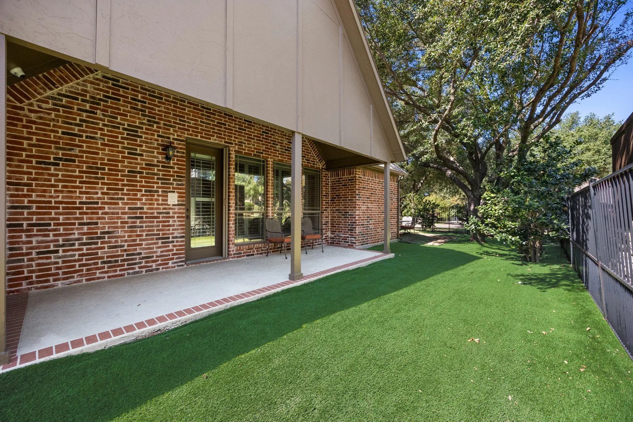 Single Family Residence For Sale in Rockwall County , 2400 Legend Drive, Heath, Texas 75032, 4 Bedroom, 4 Bathroom, 2 Garage spaces, 3,463 Sqft, built in 2000, mls#21407865, Real Estate Agent in Heath, Homes For Sale in Rockwall county, Homes For Sale in Heath, Realtor in Heath Texas, Real Estate Brokerage Independent Realty Texas, Luminita Cordes Realtor