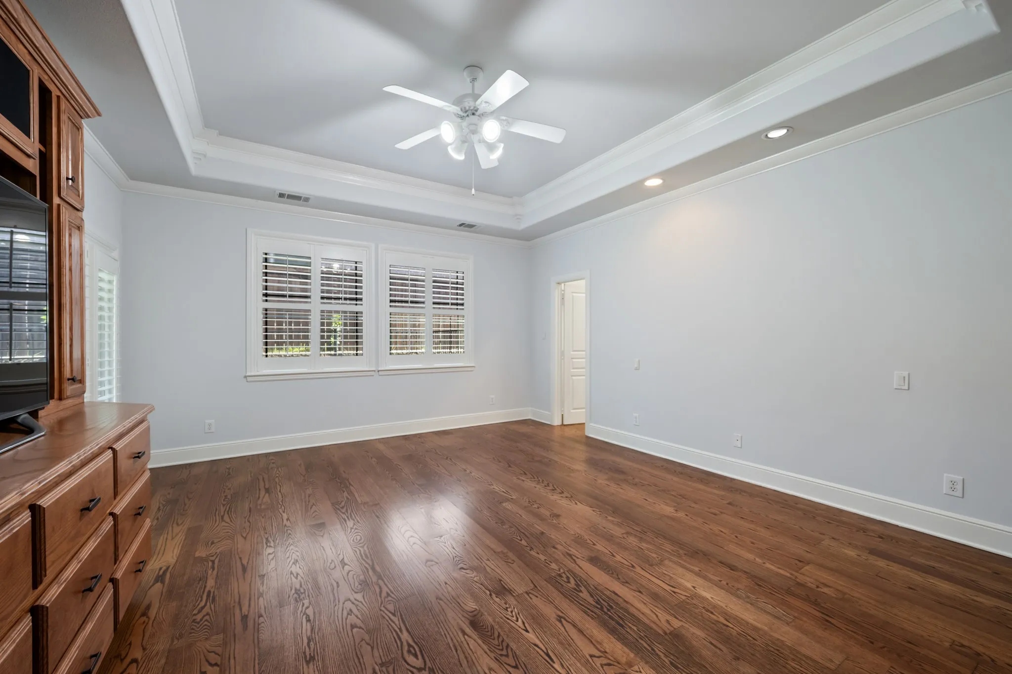 Single Family Residence For Sale in Rockwall County , 2400 Legend Drive, Heath, Texas 75032, 4 Bedroom, 4 Bathroom, 2 Garage spaces, 3,463 Sqft, built in 2000, mls#21407865, Real Estate Agent in Heath, Homes For Sale in Rockwall county, Homes For Sale in Heath, Realtor in Heath Texas, Real Estate Brokerage Independent Realty Texas, Luminita Cordes Realtor