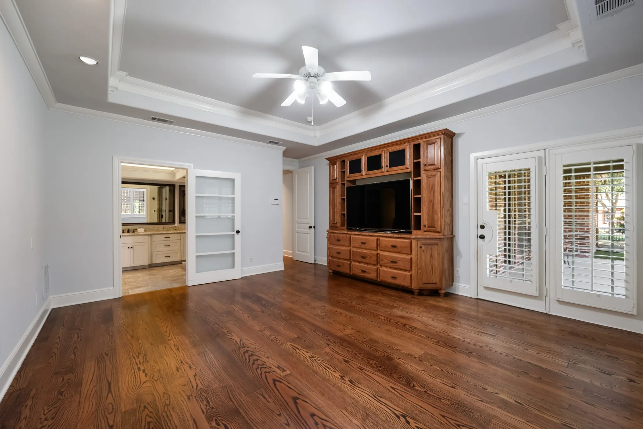 Single Family Residence For Sale in Rockwall County , 2400 Legend Drive, Heath, Texas 75032, 4 Bedroom, 4 Bathroom, 2 Garage spaces, 3,463 Sqft, built in 2000, mls#21407865, Real Estate Agent in Heath, Homes For Sale in Rockwall county, Homes For Sale in Heath, Realtor in Heath Texas, Real Estate Brokerage Independent Realty Texas, Luminita Cordes Realtor