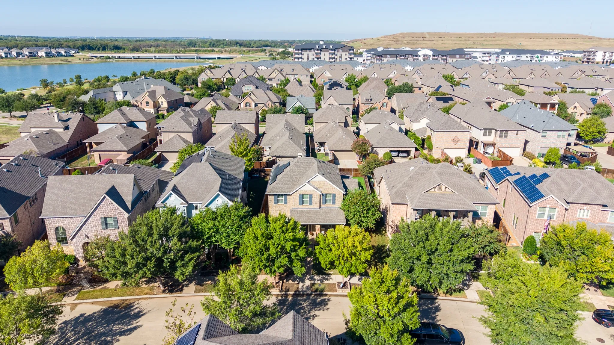 Single Family Residence For Sale in Tarrant County , 3914 Plum Vista Place, Arlington, Texas 76005, 4 Bedroom, 4 Bathroom, 3 Garage spaces, 3,260 Sqft, built in 2013, mls#21406503, Real Estate Agent in Arlington, Homes For Sale in Tarrant county, Homes For Sale in Arlington, Realtor in Arlington Texas, Real Estate Brokerage Independent Realty Texas, Luminita Cordes Realtor