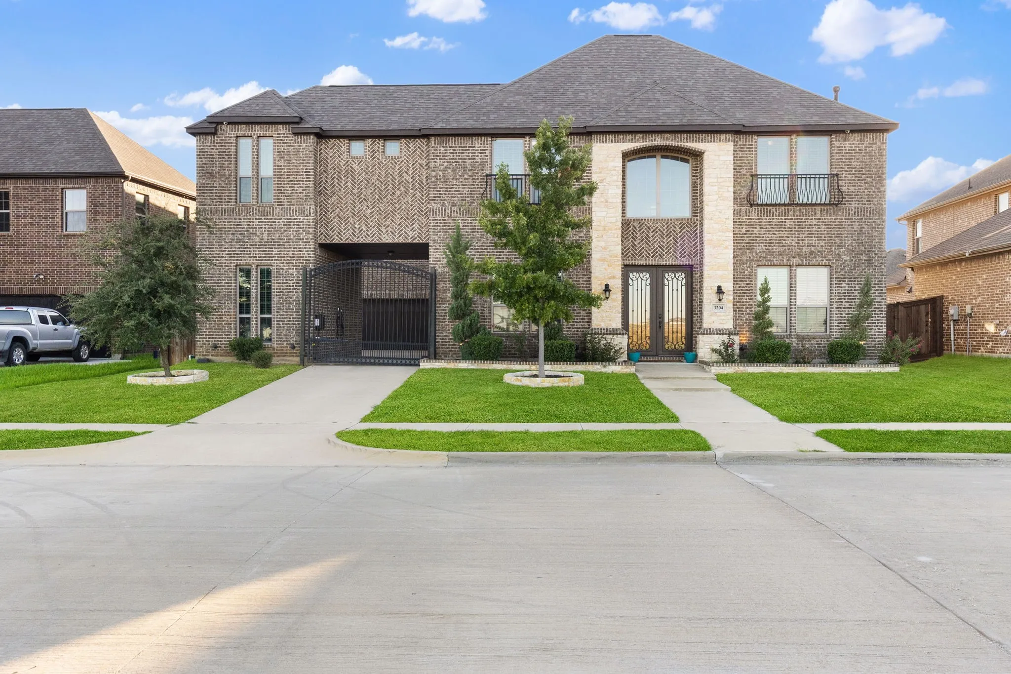 Single Family Residence For Sale in Johnson County , 3204 Chambley Lane, Mansfield, Texas 76084, 5 Bedroom, 4 Bathroom, 3 Garage spaces, 5,323 Sqft, built in 2019, mls#21407807, Real Estate Agent in Mansfield, Homes For Sale in Johnson county, Homes For Sale in Mansfield, Realtor in Mansfield Texas, Real Estate Brokerage Independent Realty Texas, Luminita Cordes Realtor