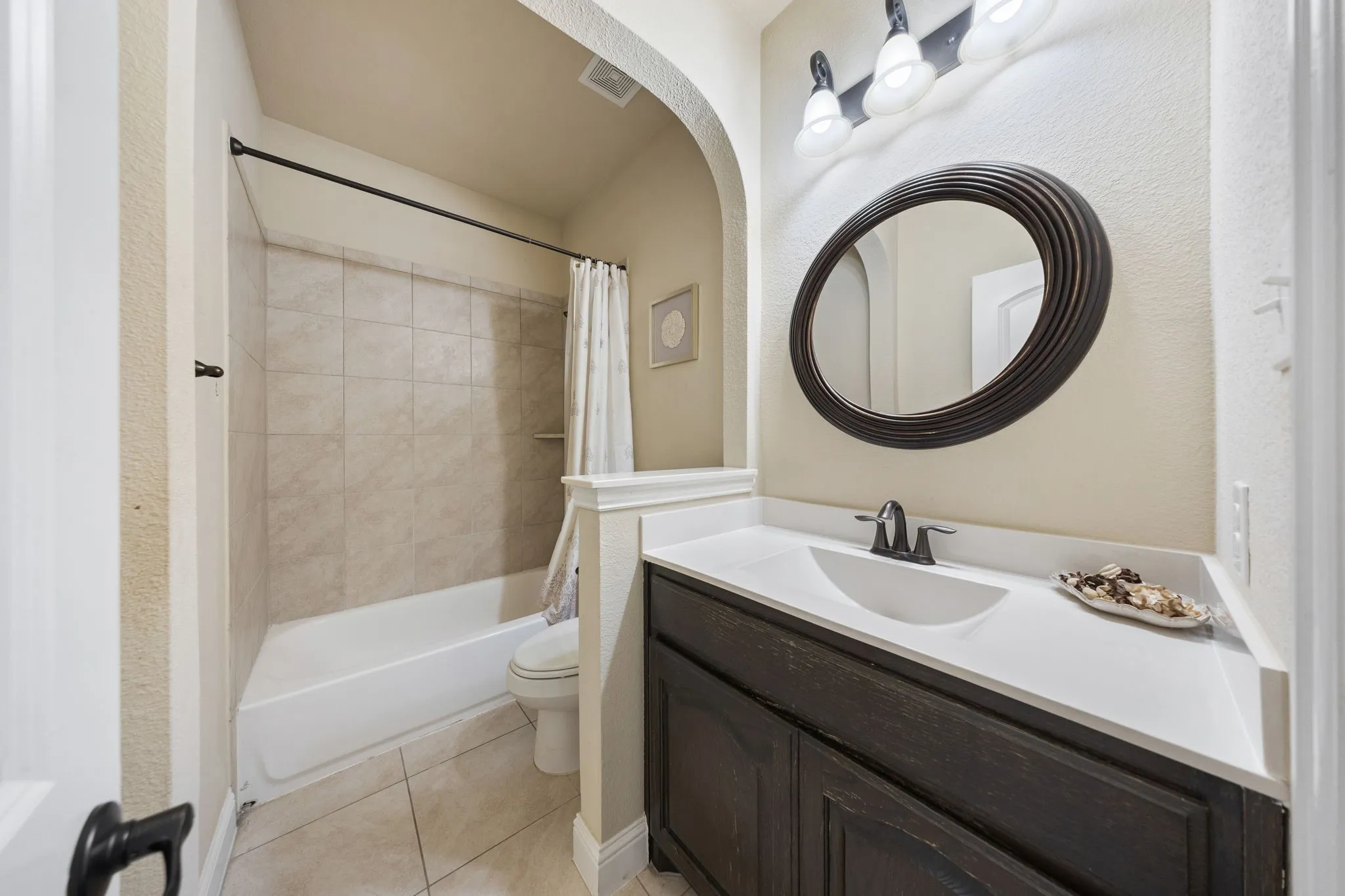 Single Family Residence For Sale in Johnson County , 3204 Chambley Lane, Mansfield, Texas 76084, 5 Bedroom, 4 Bathroom, 3 Garage spaces, 5,323 Sqft, built in 2019, mls#21407807, Real Estate Agent in Mansfield, Homes For Sale in Johnson county, Homes For Sale in Mansfield, Realtor in Mansfield Texas, Real Estate Brokerage Independent Realty Texas, Luminita Cordes Realtor