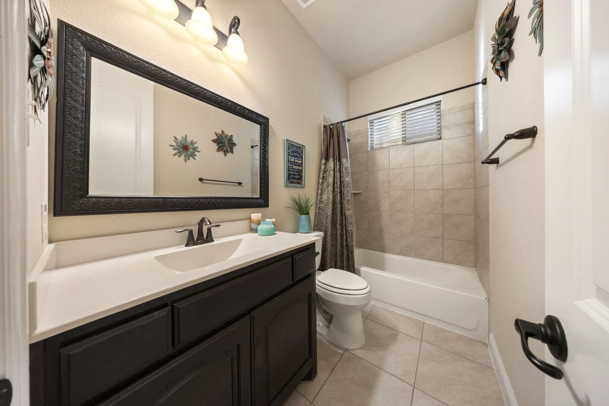 Single Family Residence For Sale in Johnson County , 3204 Chambley Lane, Mansfield, Texas 76084, 5 Bedroom, 4 Bathroom, 3 Garage spaces, 5,323 Sqft, built in 2019, mls#21407807, Real Estate Agent in Mansfield, Homes For Sale in Johnson county, Homes For Sale in Mansfield, Realtor in Mansfield Texas, Real Estate Brokerage Independent Realty Texas, Luminita Cordes Realtor