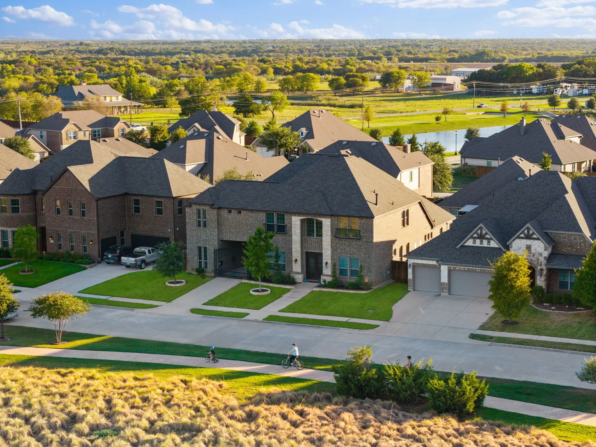Single Family Residence For Sale in Johnson County , 3204 Chambley Lane, Mansfield, Texas 76084, 5 Bedroom, 4 Bathroom, 3 Garage spaces, 5,323 Sqft, built in 2019, mls#21407807, Real Estate Agent in Mansfield, Homes For Sale in Johnson county, Homes For Sale in Mansfield, Realtor in Mansfield Texas, Real Estate Brokerage Independent Realty Texas, Luminita Cordes Realtor