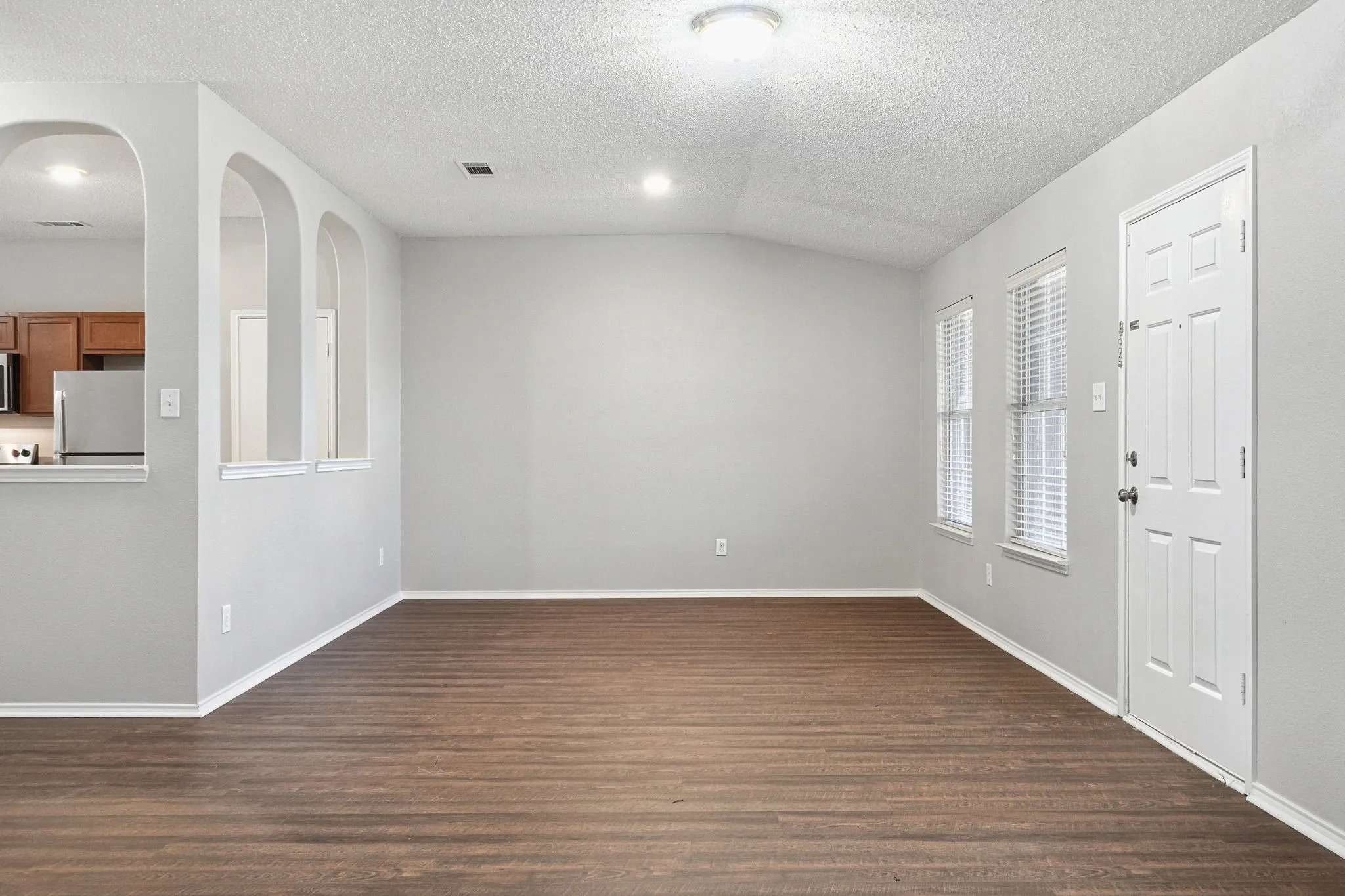 Single Family Residence For Sale in Kaufman County , 1015 Richmond Lane, Forney, Texas 75126, 3 Bedroom, 2 Bathroom, 2 Garage spaces, 2,004 Sqft, built in 2002, mls#21399631, Real Estate Agent in Forney, Homes For Sale in Kaufman county, Homes For Sale in Forney, Realtor in Forney Texas, Real Estate Brokerage Independent Realty Texas, Luminita Cordes Realtor