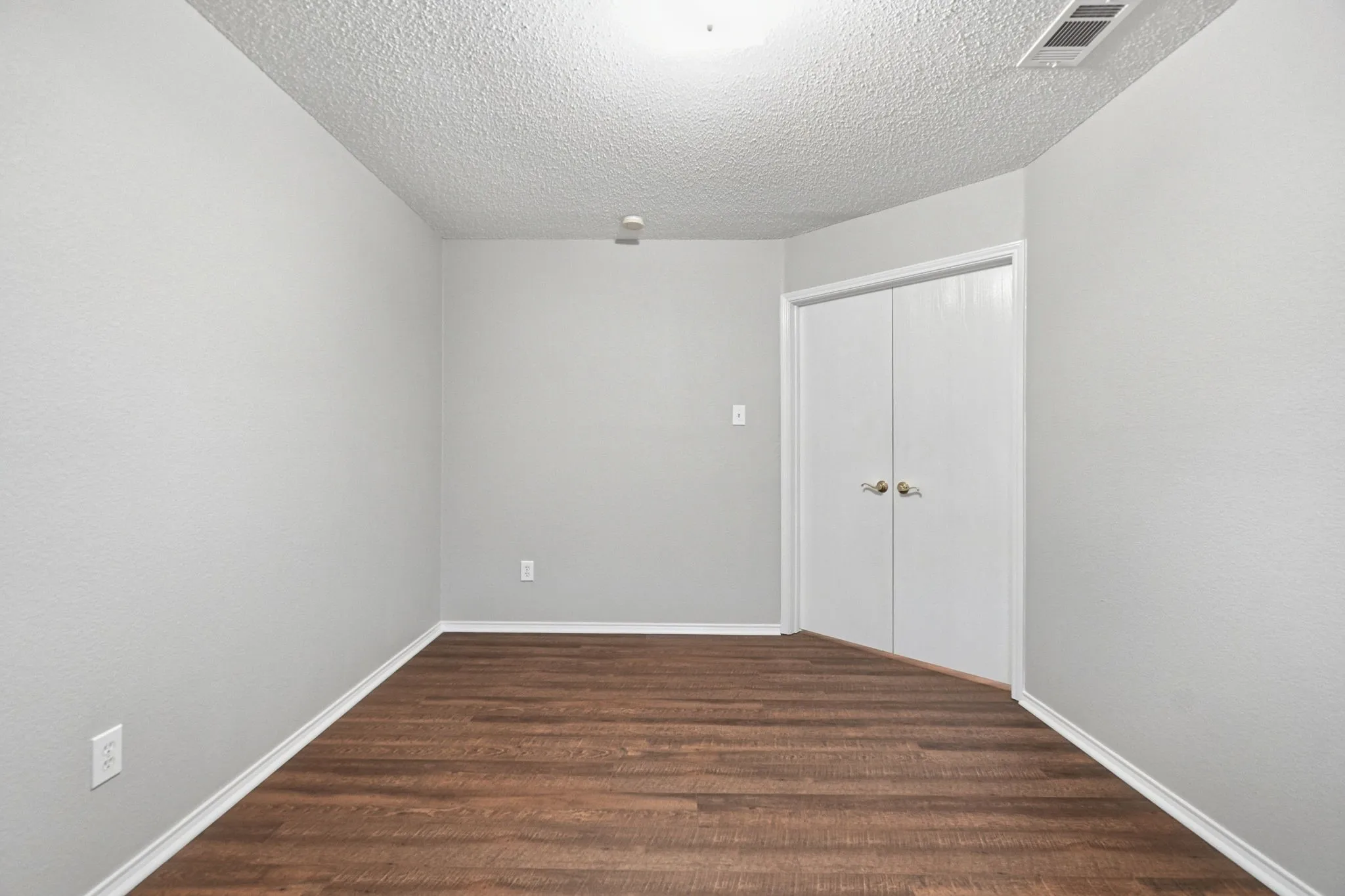 Single Family Residence For Sale in Kaufman County , 1015 Richmond Lane, Forney, Texas 75126, 3 Bedroom, 2 Bathroom, 2 Garage spaces, 2,004 Sqft, built in 2002, mls#21399631, Real Estate Agent in Forney, Homes For Sale in Kaufman county, Homes For Sale in Forney, Realtor in Forney Texas, Real Estate Brokerage Independent Realty Texas, Luminita Cordes Realtor