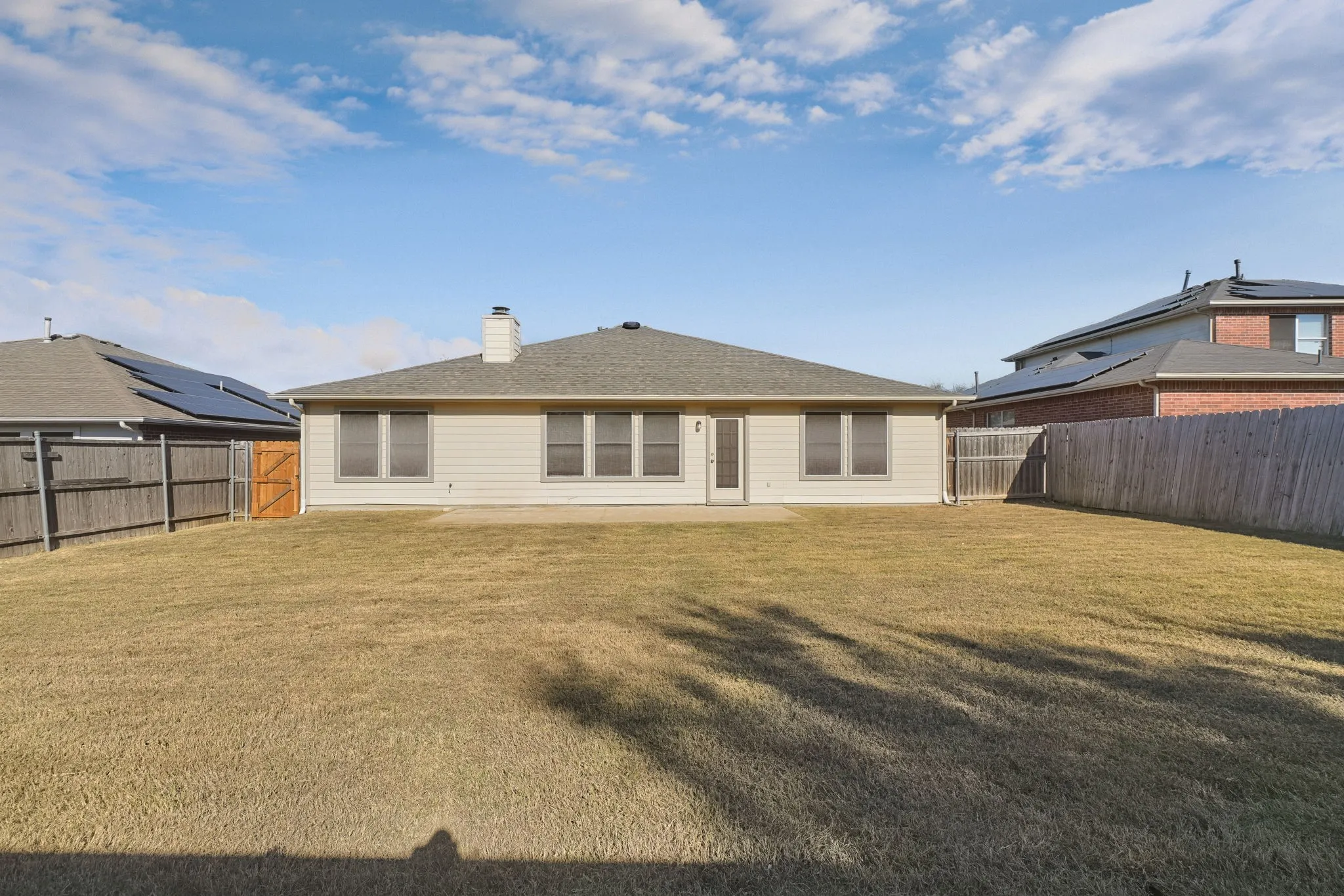 Single Family Residence For Sale in Kaufman County , 1015 Richmond Lane, Forney, Texas 75126, 3 Bedroom, 2 Bathroom, 2 Garage spaces, 2,004 Sqft, built in 2002, mls#21399631, Real Estate Agent in Forney, Homes For Sale in Kaufman county, Homes For Sale in Forney, Realtor in Forney Texas, Real Estate Brokerage Independent Realty Texas, Luminita Cordes Realtor