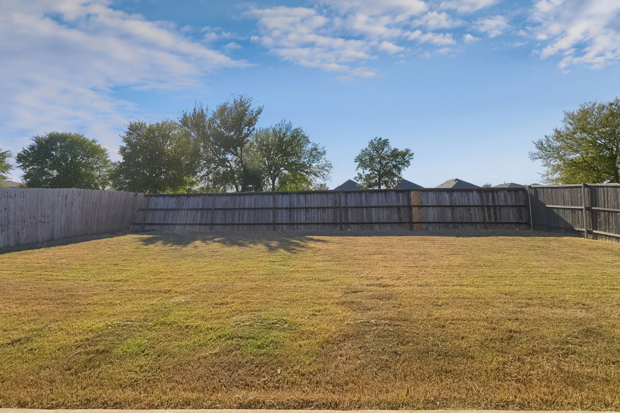 Single Family Residence For Sale in Kaufman County , 1015 Richmond Lane, Forney, Texas 75126, 3 Bedroom, 2 Bathroom, 2 Garage spaces, 2,004 Sqft, built in 2002, mls#21399631, Real Estate Agent in Forney, Homes For Sale in Kaufman county, Homes For Sale in Forney, Realtor in Forney Texas, Real Estate Brokerage Independent Realty Texas, Luminita Cordes Realtor