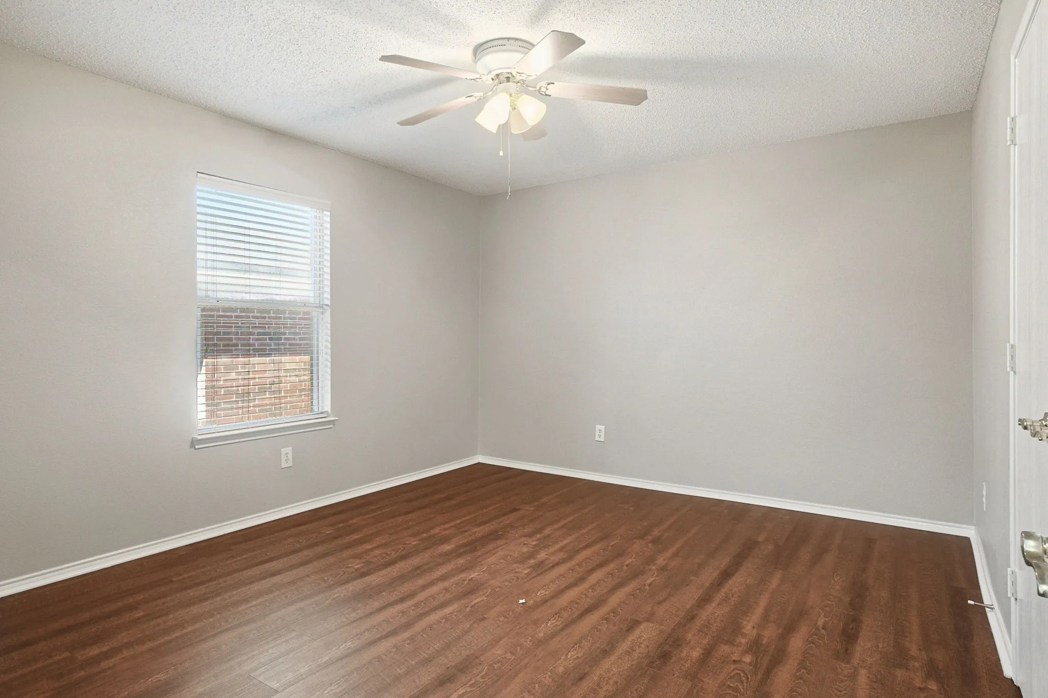 Single Family Residence For Sale in Kaufman County , 1015 Richmond Lane, Forney, Texas 75126, 3 Bedroom, 2 Bathroom, 2 Garage spaces, 2,004 Sqft, built in 2002, mls#21399631, Real Estate Agent in Forney, Homes For Sale in Kaufman county, Homes For Sale in Forney, Realtor in Forney Texas, Real Estate Brokerage Independent Realty Texas, Luminita Cordes Realtor