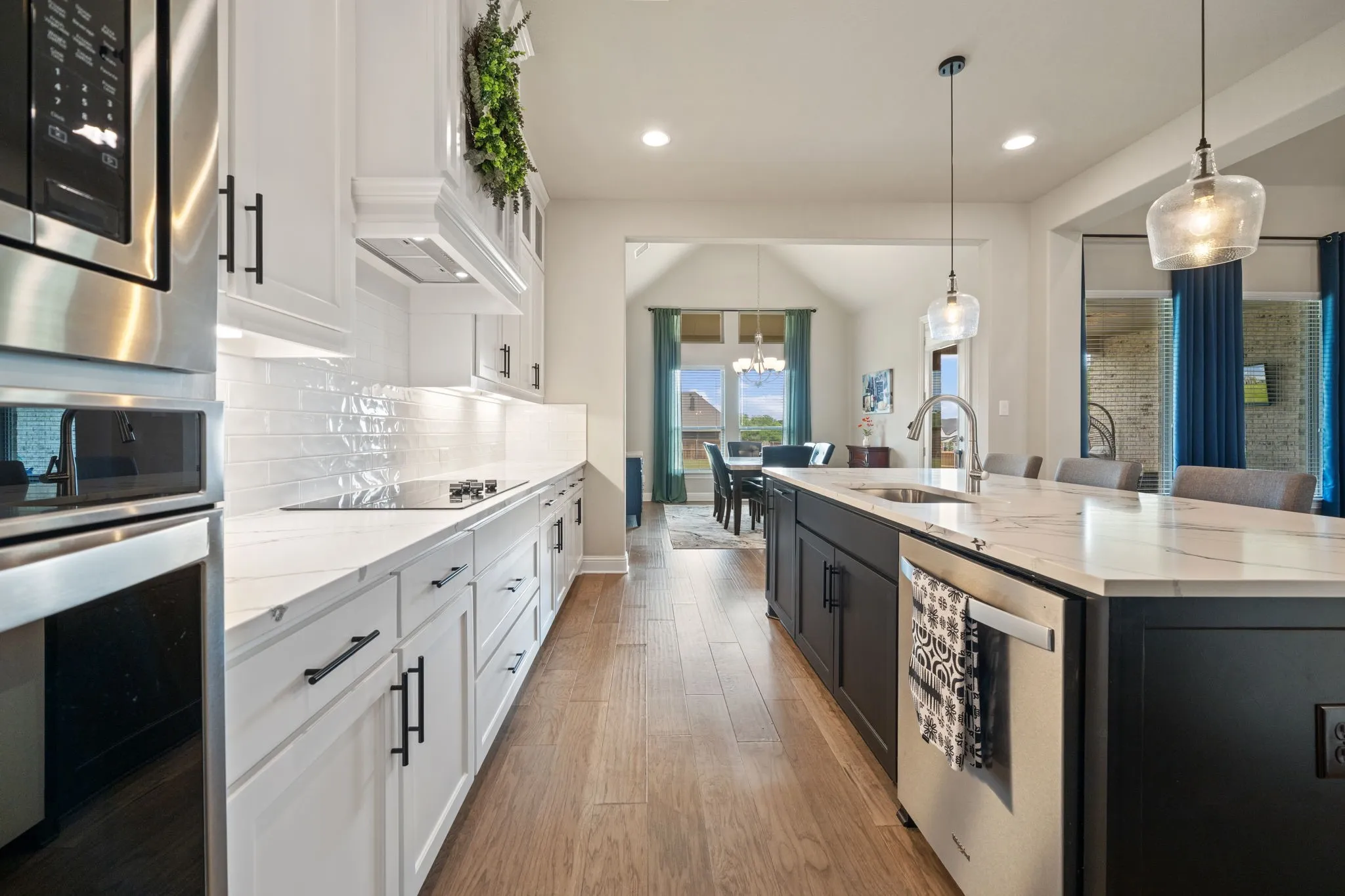 Single Family Residence For Sale in Ellis County , 6060 Palomino Way, Midlothian, Texas 76065, 4 Bedroom, 3 Bathroom, 3 Garage spaces, 3,195 Sqft, built in 2022, mls#21407854, Real Estate Agent in Midlothian, Homes For Sale in Ellis county, Homes For Sale in Midlothian, Realtor in Midlothian Texas, Real Estate Brokerage Independent Realty Texas, Luminita Cordes Realtor