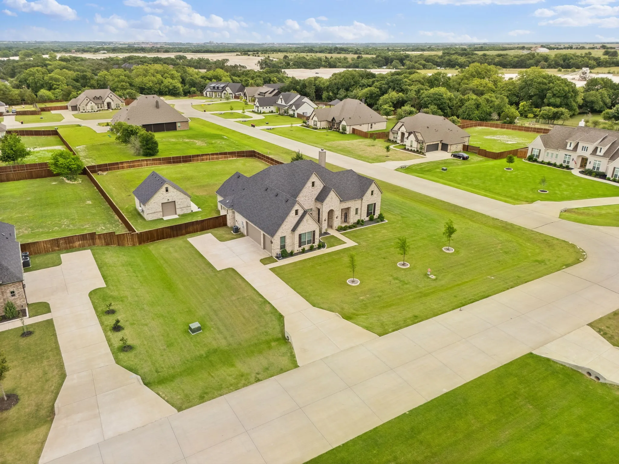 Single Family Residence For Sale in Ellis County , 6060 Palomino Way, Midlothian, Texas 76065, 4 Bedroom, 3 Bathroom, 3 Garage spaces, 3,195 Sqft, built in 2022, mls#21407854, Real Estate Agent in Midlothian, Homes For Sale in Ellis county, Homes For Sale in Midlothian, Realtor in Midlothian Texas, Real Estate Brokerage Independent Realty Texas, Luminita Cordes Realtor