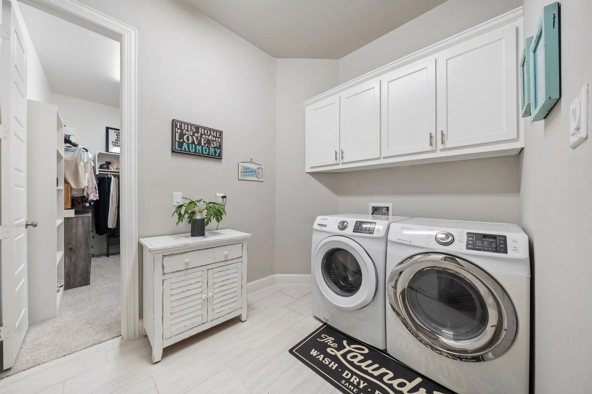 Single Family Residence For Sale in Ellis County , 6060 Palomino Way, Midlothian, Texas 76065, 4 Bedroom, 3 Bathroom, 3 Garage spaces, 3,195 Sqft, built in 2022, mls#21407854, Real Estate Agent in Midlothian, Homes For Sale in Ellis county, Homes For Sale in Midlothian, Realtor in Midlothian Texas, Real Estate Brokerage Independent Realty Texas, Luminita Cordes Realtor