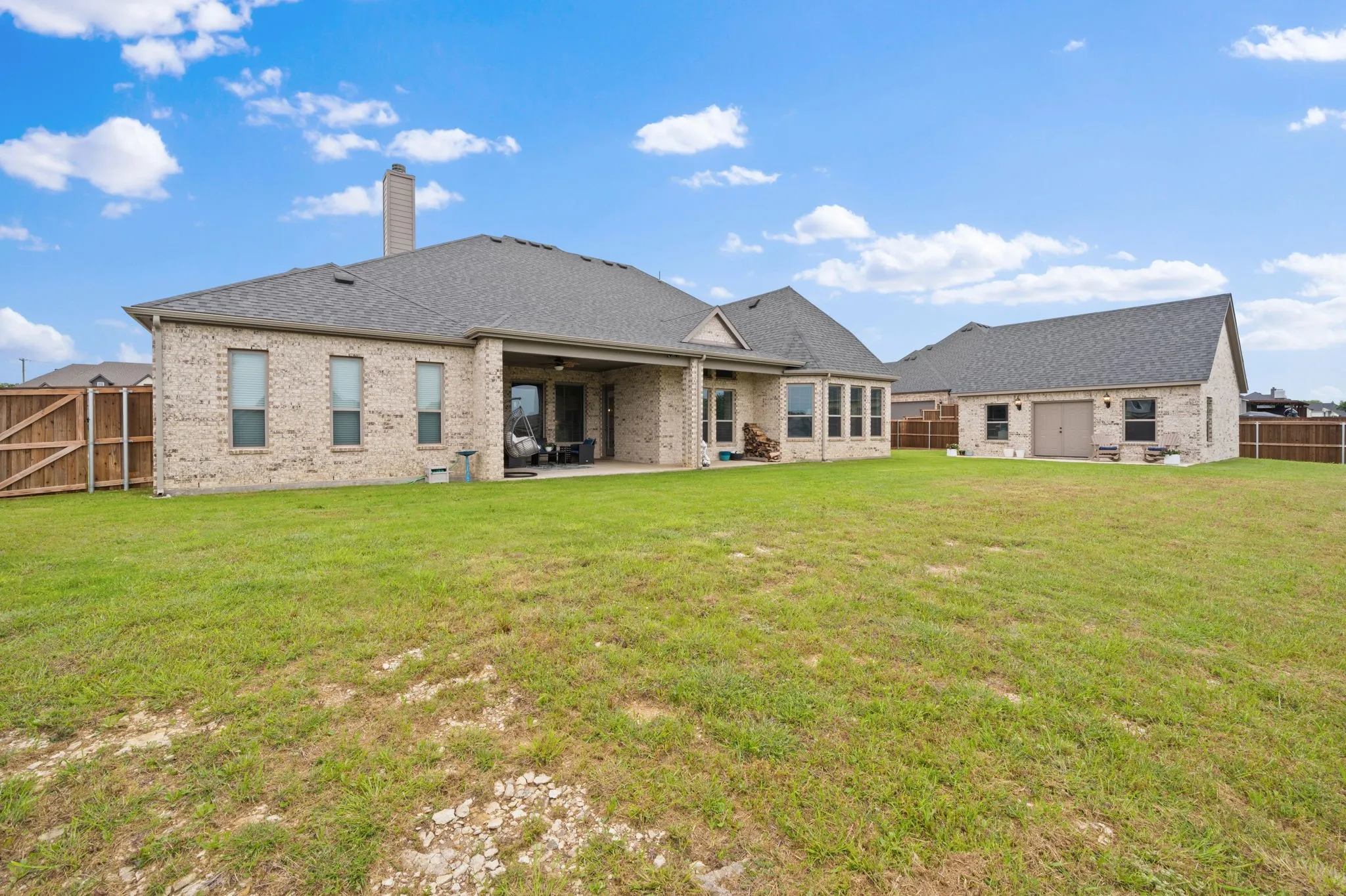 Single Family Residence For Sale in Ellis County , 6060 Palomino Way, Midlothian, Texas 76065, 4 Bedroom, 3 Bathroom, 3 Garage spaces, 3,195 Sqft, built in 2022, mls#21407854, Real Estate Agent in Midlothian, Homes For Sale in Ellis county, Homes For Sale in Midlothian, Realtor in Midlothian Texas, Real Estate Brokerage Independent Realty Texas, Luminita Cordes Realtor