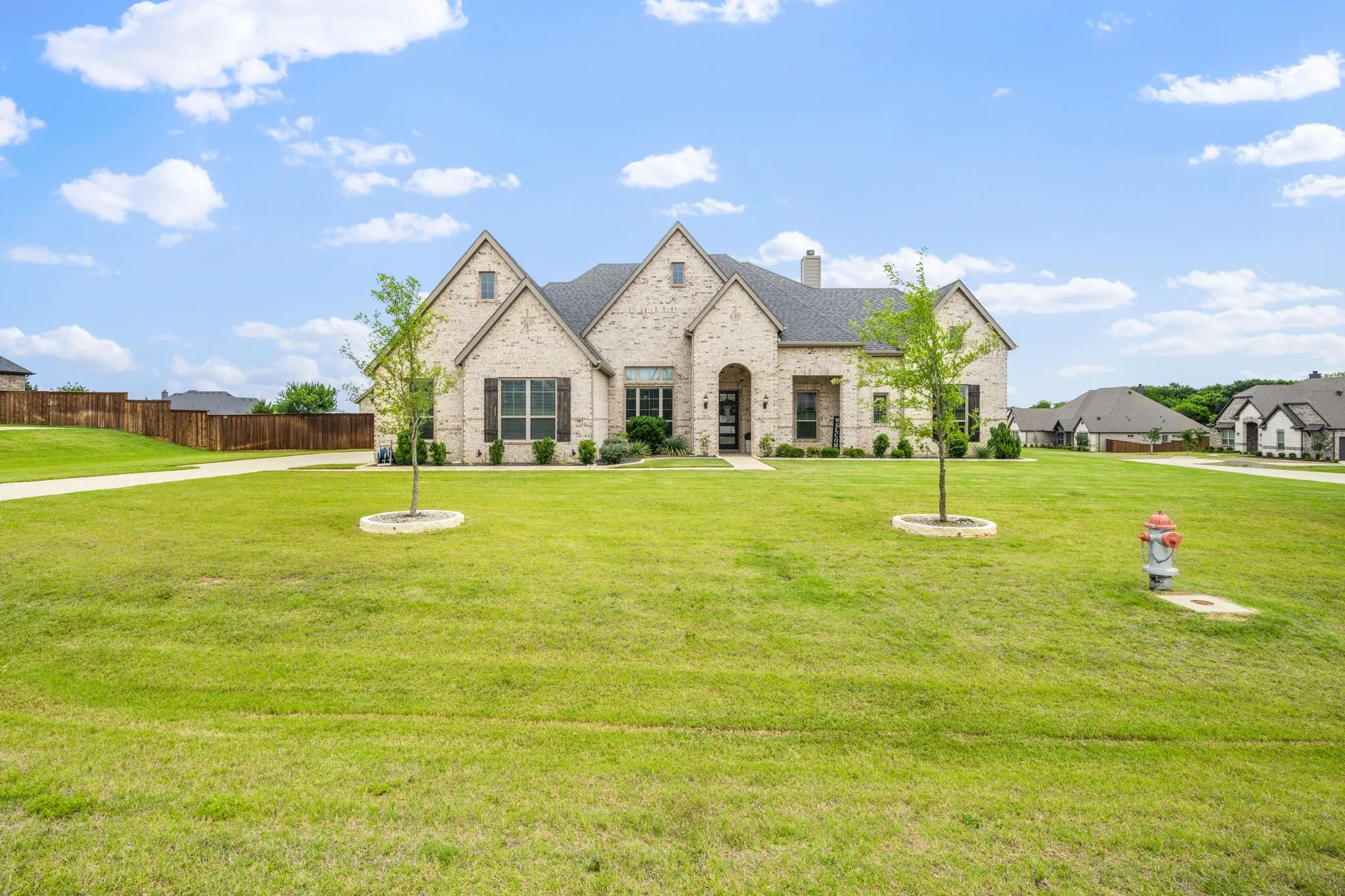 Single Family Residence For Sale in Ellis County , 6060 Palomino Way, Midlothian, Texas 76065, 4 Bedroom, 3 Bathroom, 3 Garage spaces, 3,195 Sqft, built in 2022, mls#21407854, Real Estate Agent in Midlothian, Homes For Sale in Ellis county, Homes For Sale in Midlothian, Realtor in Midlothian Texas, Real Estate Brokerage Independent Realty Texas, Luminita Cordes Realtor