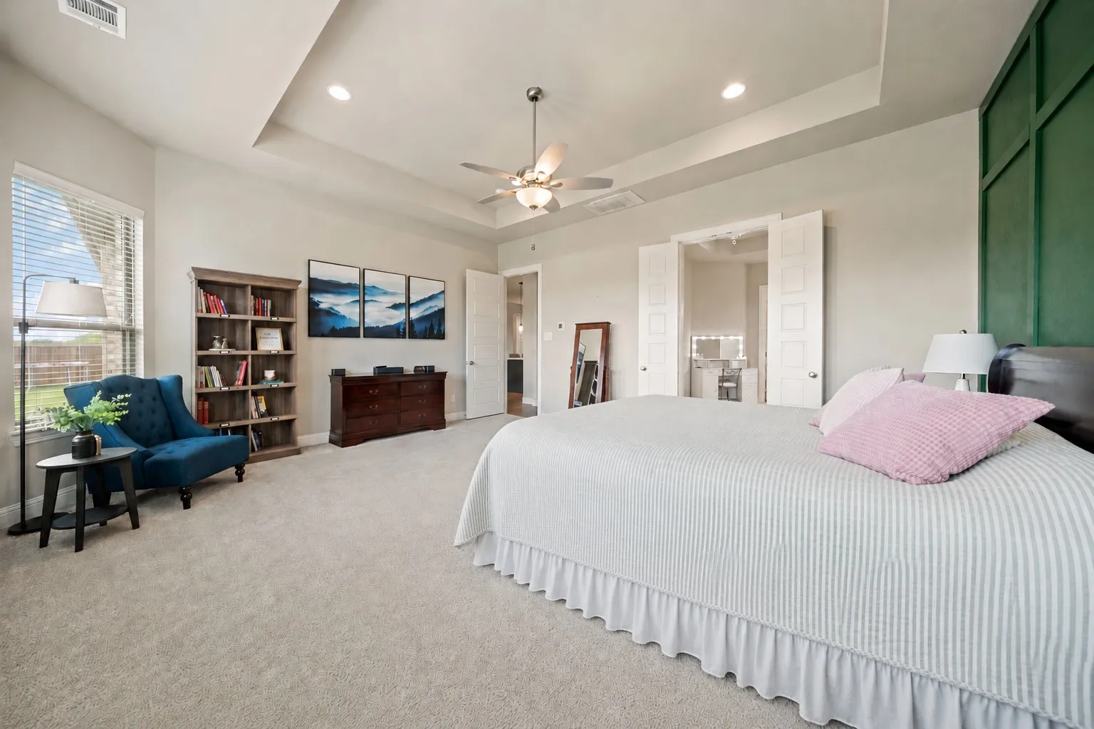 Single Family Residence For Sale in Ellis County , 6060 Palomino Way, Midlothian, Texas 76065, 4 Bedroom, 3 Bathroom, 3 Garage spaces, 3,195 Sqft, built in 2022, mls#21407854, Real Estate Agent in Midlothian, Homes For Sale in Ellis county, Homes For Sale in Midlothian, Realtor in Midlothian Texas, Real Estate Brokerage Independent Realty Texas, Luminita Cordes Realtor