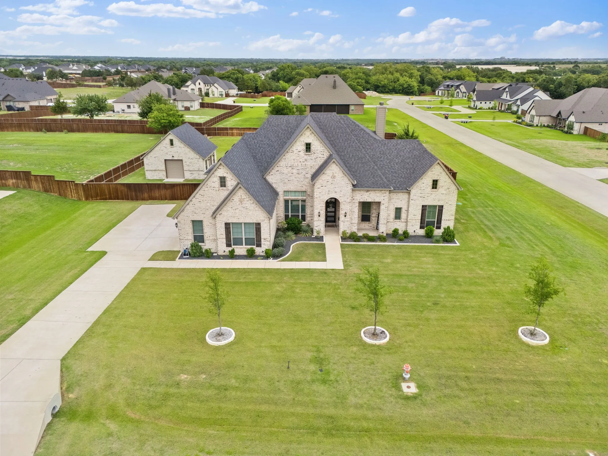 Single Family Residence For Sale in Ellis County , 6060 Palomino Way, Midlothian, Texas 76065, 4 Bedroom, 3 Bathroom, 3 Garage spaces, 3,195 Sqft, built in 2022, mls#21407854, Real Estate Agent in Midlothian, Homes For Sale in Ellis county, Homes For Sale in Midlothian, Realtor in Midlothian Texas, Real Estate Brokerage Independent Realty Texas, Luminita Cordes Realtor