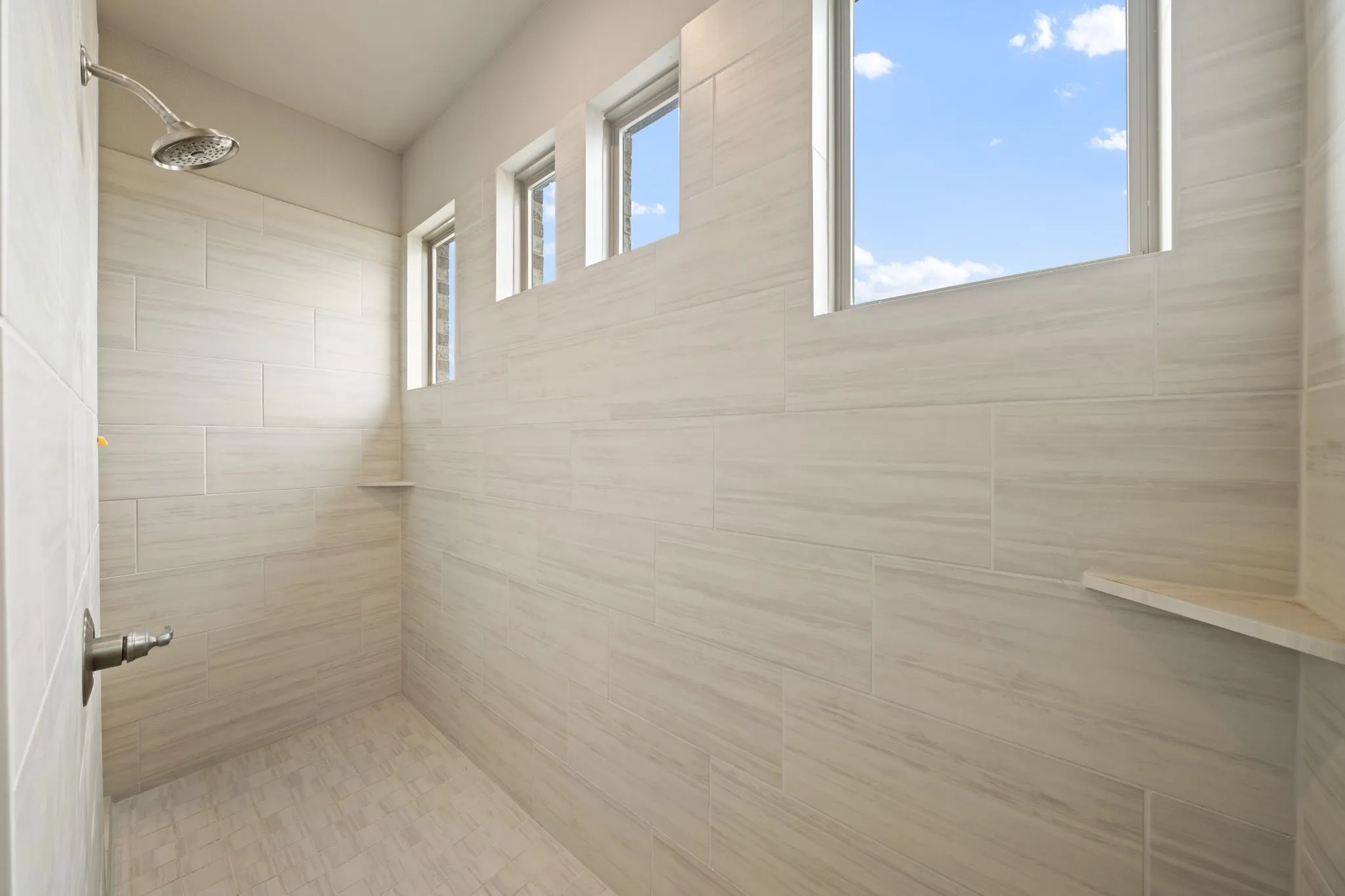 Single Family Residence For Sale in Ellis County , 6060 Palomino Way, Midlothian, Texas 76065, 4 Bedroom, 3 Bathroom, 3 Garage spaces, 3,195 Sqft, built in 2022, mls#21407854, Real Estate Agent in Midlothian, Homes For Sale in Ellis county, Homes For Sale in Midlothian, Realtor in Midlothian Texas, Real Estate Brokerage Independent Realty Texas, Luminita Cordes Realtor