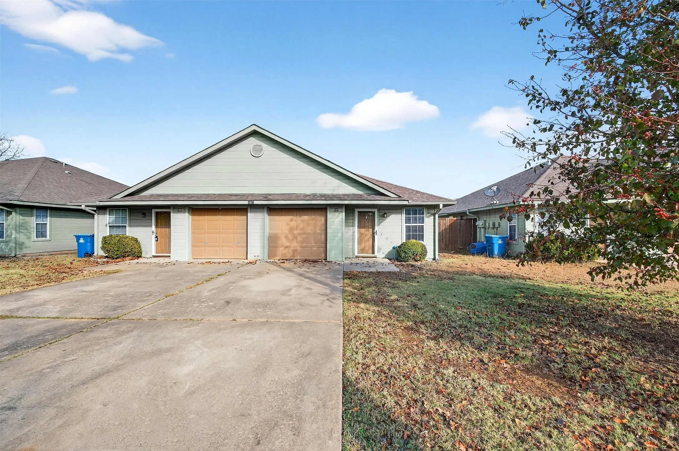 Single Family Residence For Rent in Grayson County , 1021 Rice Street 101, Denison, Texas 75020, 2 Bedroom, 2 Bathroom, 1 Garage spaces, 1,013 Sqft, built in 2005, mls#21408036, Real Estate Agent in Denison, Homes For Rent in Grayson county, Homes For Rent in Denison, Realtor in Denison Texas, Real Estate Brokerage Independent Realty Texas, Luminita Cordes Realtor