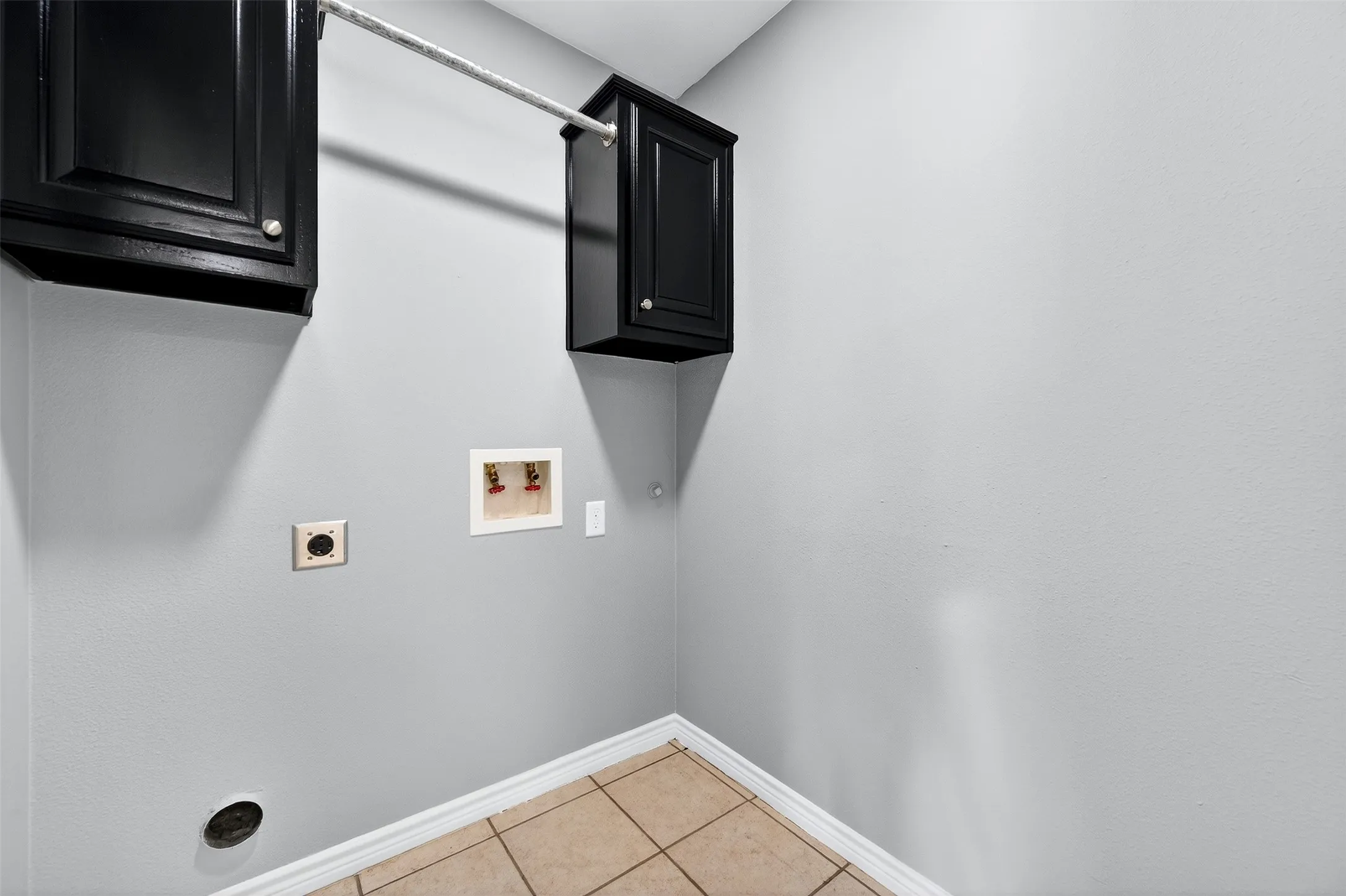 Single Family Residence For Rent in Grayson County , 1021 Rice Street 101, Denison, Texas 75020, 2 Bedroom, 2 Bathroom, 1 Garage spaces, 1,013 Sqft, built in 2005, mls#21408036, Real Estate Agent in Denison, Homes For Rent in Grayson county, Homes For Rent in Denison, Realtor in Denison Texas, Real Estate Brokerage Independent Realty Texas, Luminita Cordes Realtor