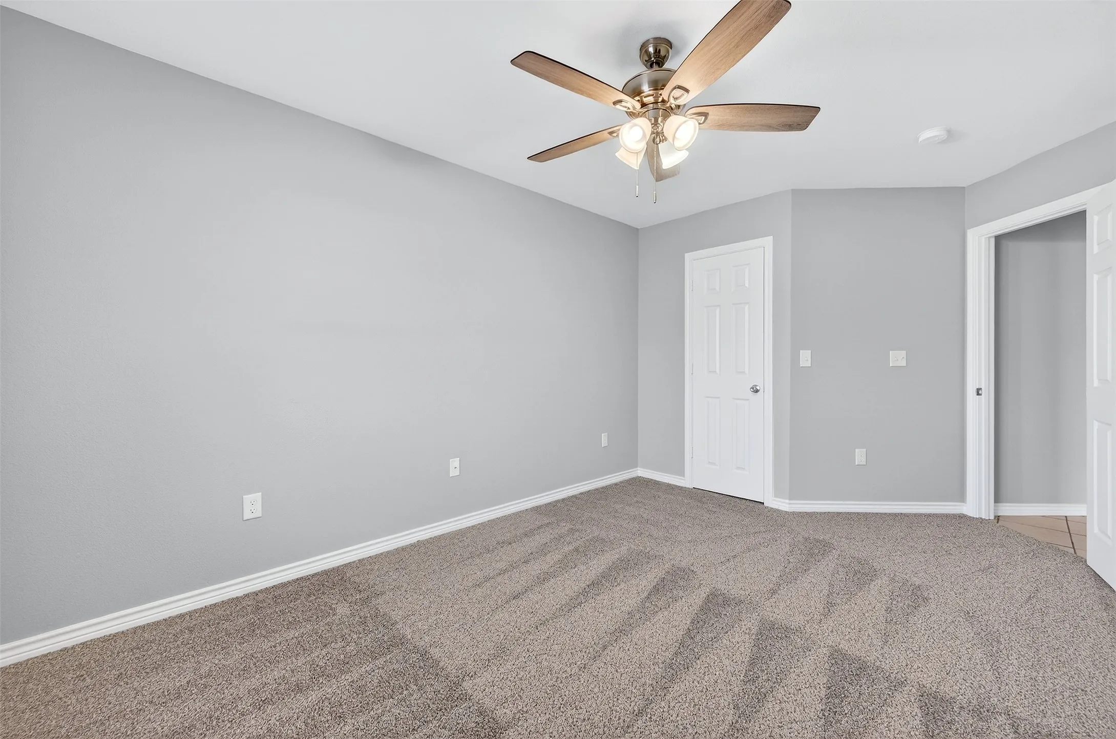 Single Family Residence For Rent in Grayson County , 1021 Rice Street 101, Denison, Texas 75020, 2 Bedroom, 2 Bathroom, 1 Garage spaces, 1,013 Sqft, built in 2005, mls#21408036, Real Estate Agent in Denison, Homes For Rent in Grayson county, Homes For Rent in Denison, Realtor in Denison Texas, Real Estate Brokerage Independent Realty Texas, Luminita Cordes Realtor