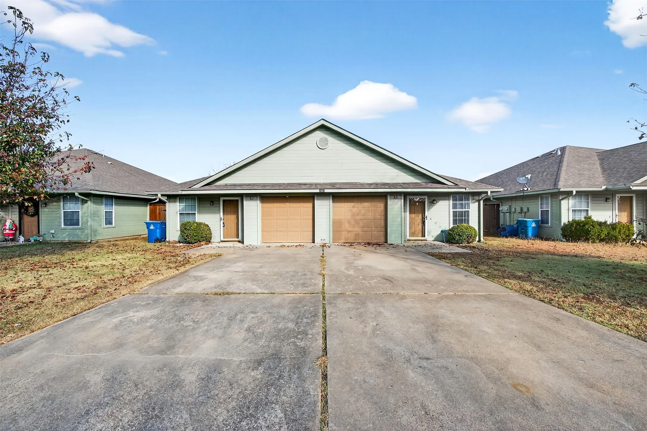 Single Family Residence For Rent in Grayson County , 1021 Rice Street 101, Denison, Texas 75020, 2 Bedroom, 2 Bathroom, 1 Garage spaces, 1,013 Sqft, built in 2005, mls#21408036, Real Estate Agent in Denison, Homes For Rent in Grayson county, Homes For Rent in Denison, Realtor in Denison Texas, Real Estate Brokerage Independent Realty Texas, Luminita Cordes Realtor