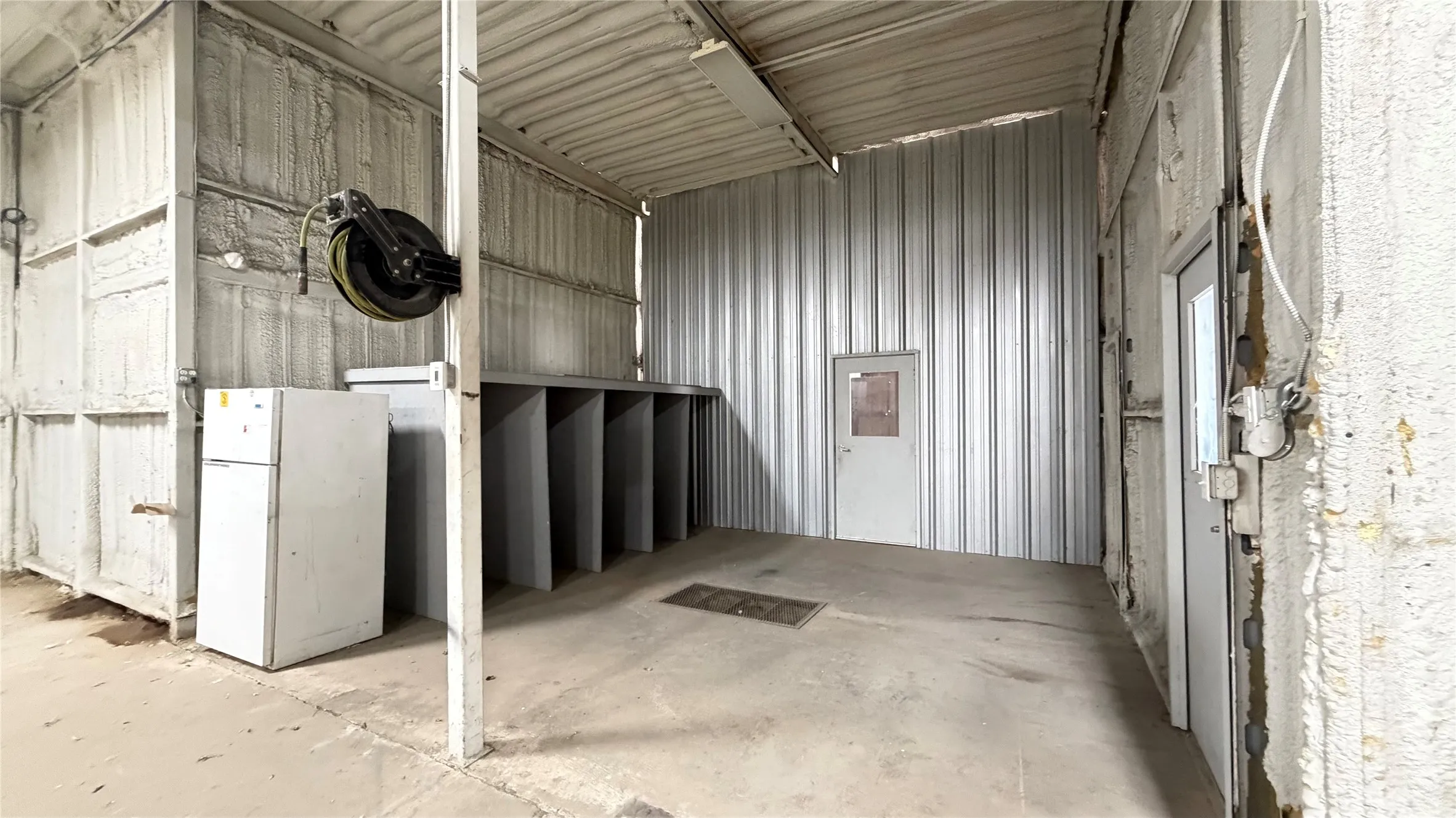 Industrial For Rent in Taylor County , 1042 S Treadaway Boulevard, Abilene, Texas 79602, 0, 0, Garage spaces, 0 Sqft, built in 1982, mls#21408039, Real Estate Agent in Abilene, Homes For Rent in Taylor county, Homes For Rent in Abilene, Realtor in Abilene Texas, Real Estate Brokerage Independent Realty Texas, Luminita Cordes Realtor